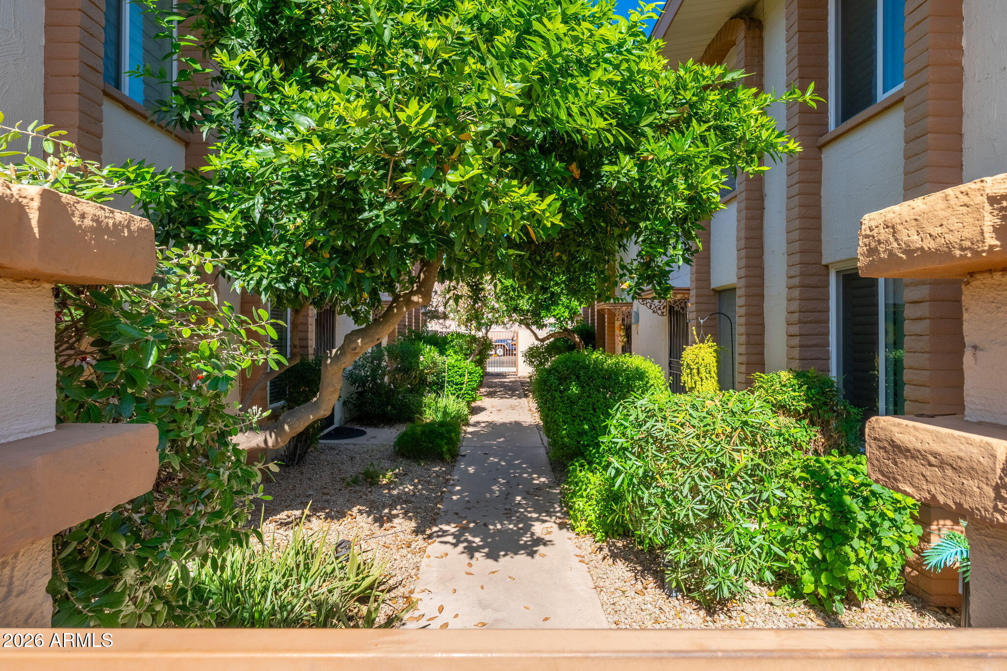 4848 N WOODMERE FAIRWAY -- 5