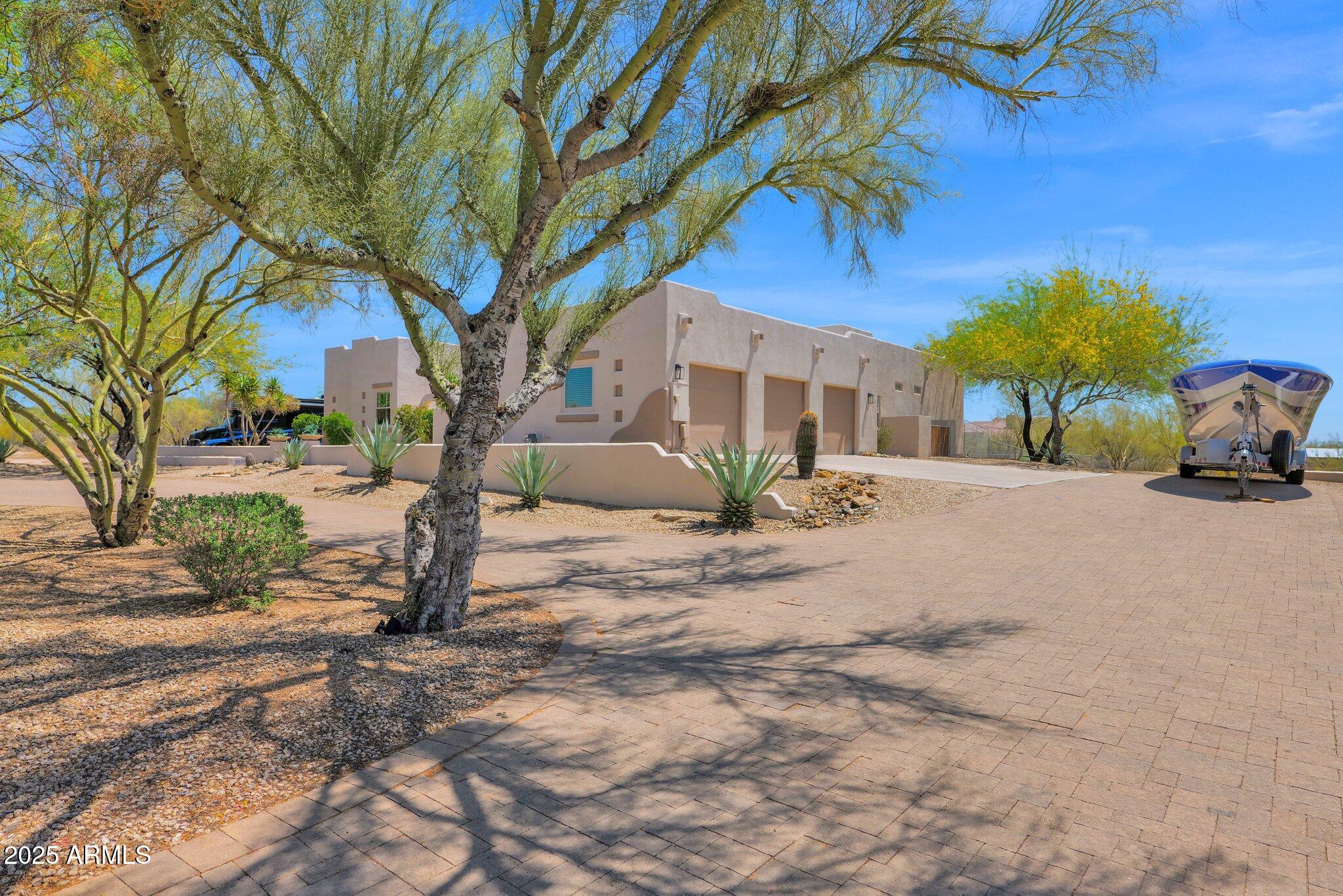 5533 E LONE MOUNTAIN Road