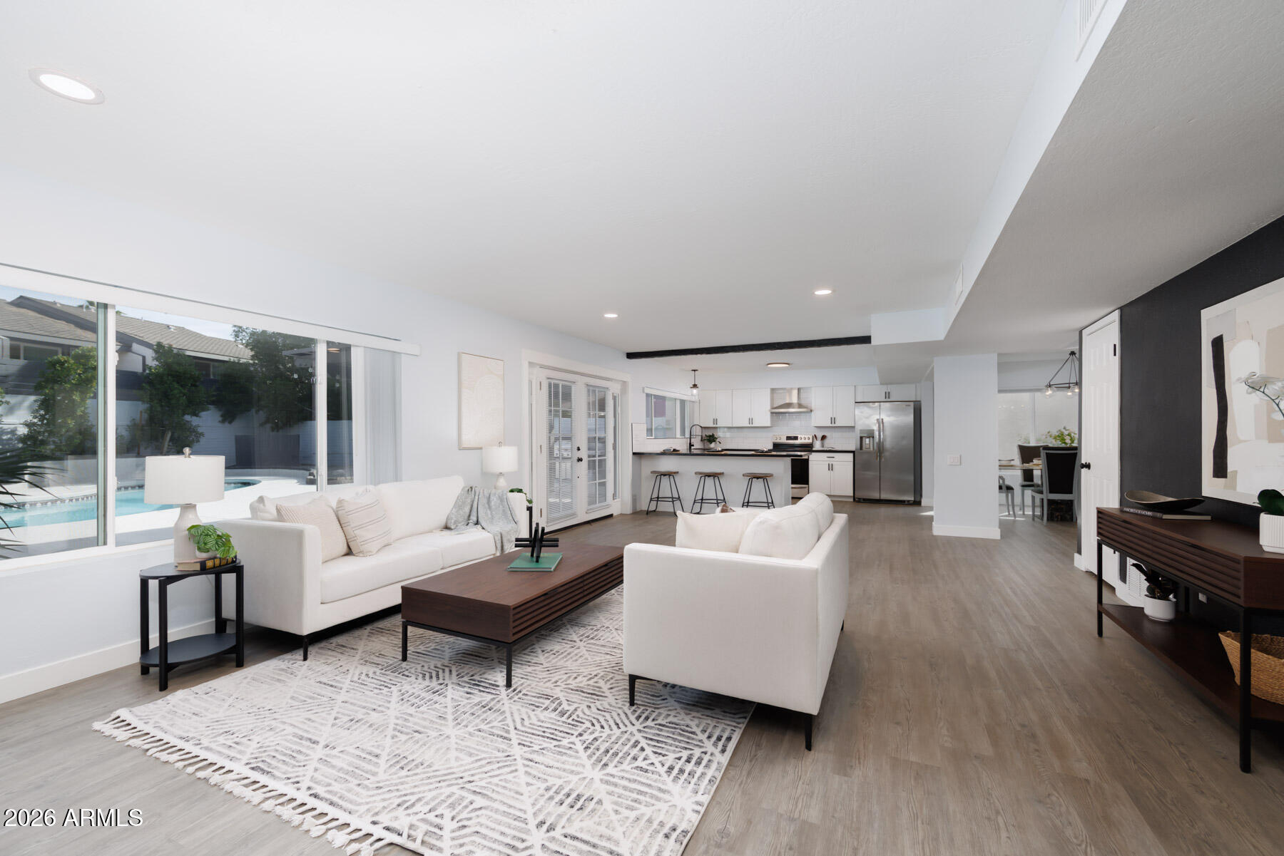 1506 E NORTHSHORE Drive