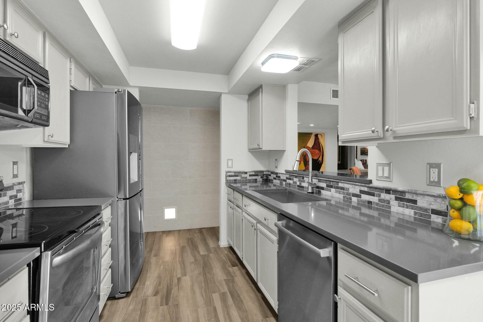 VILLA DEL SOL CONDOMINIUM - Residential