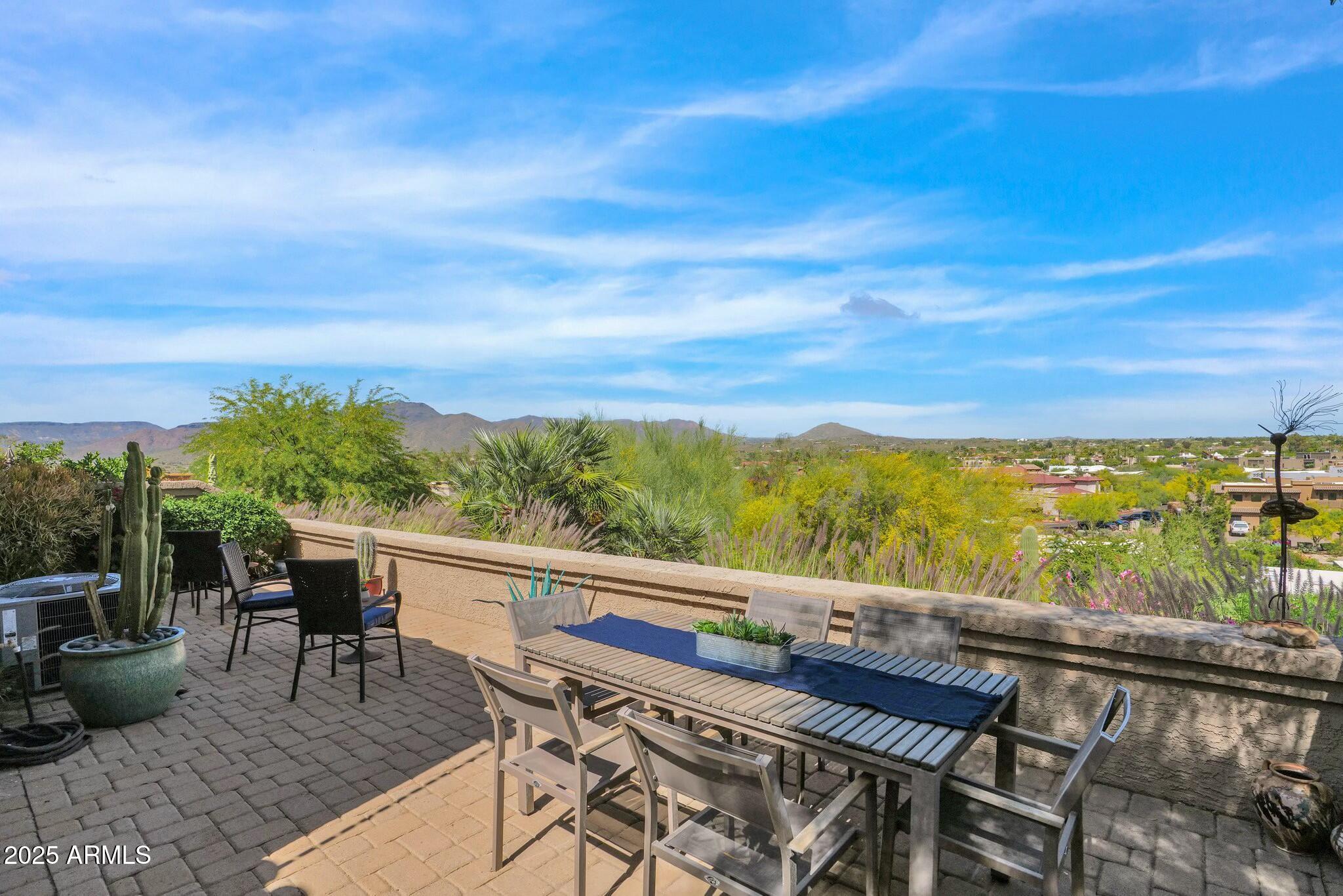 VILLA DEL SOL CONDOMINIUM - Residential