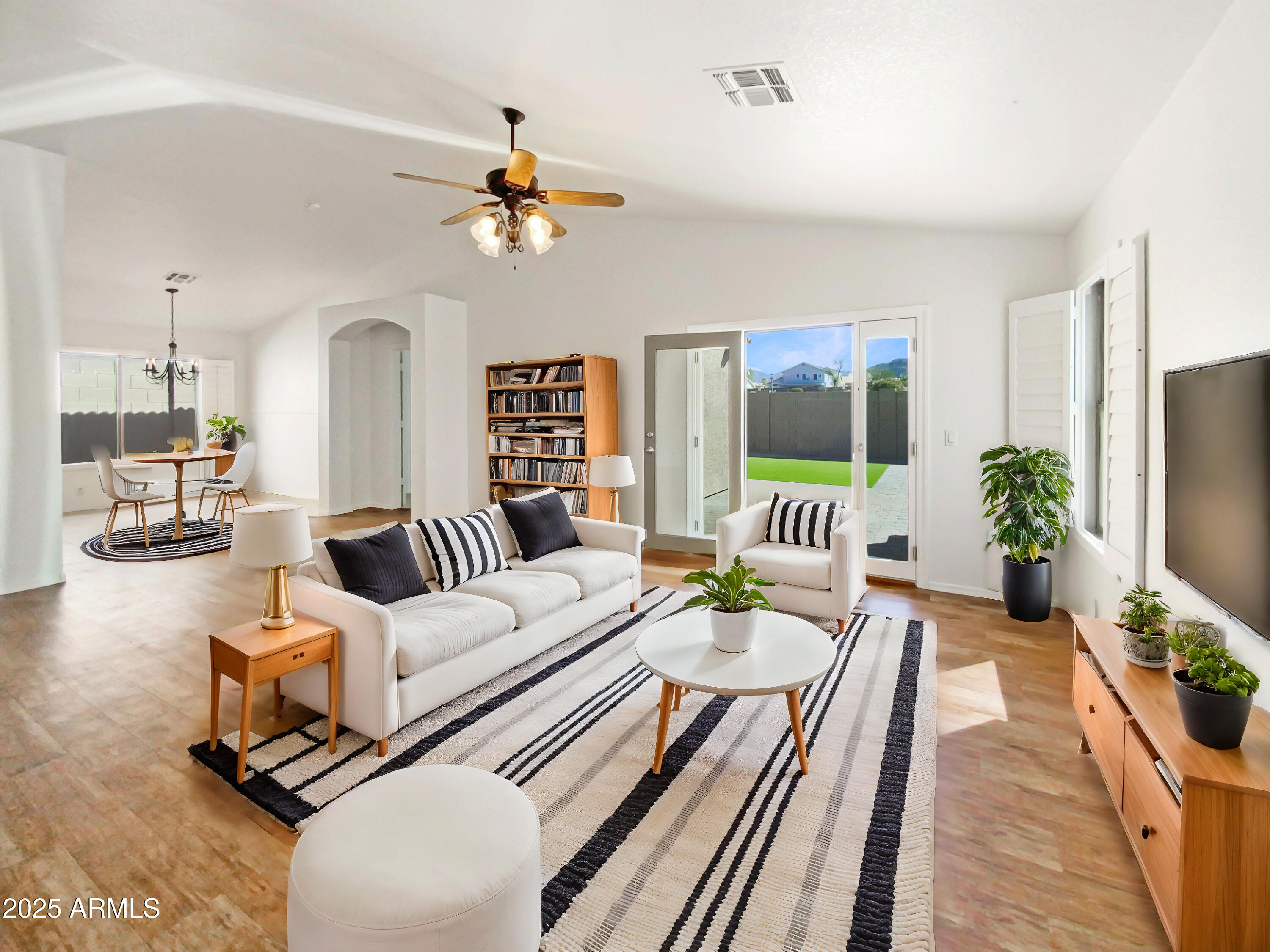 3527 N KASHMIR --