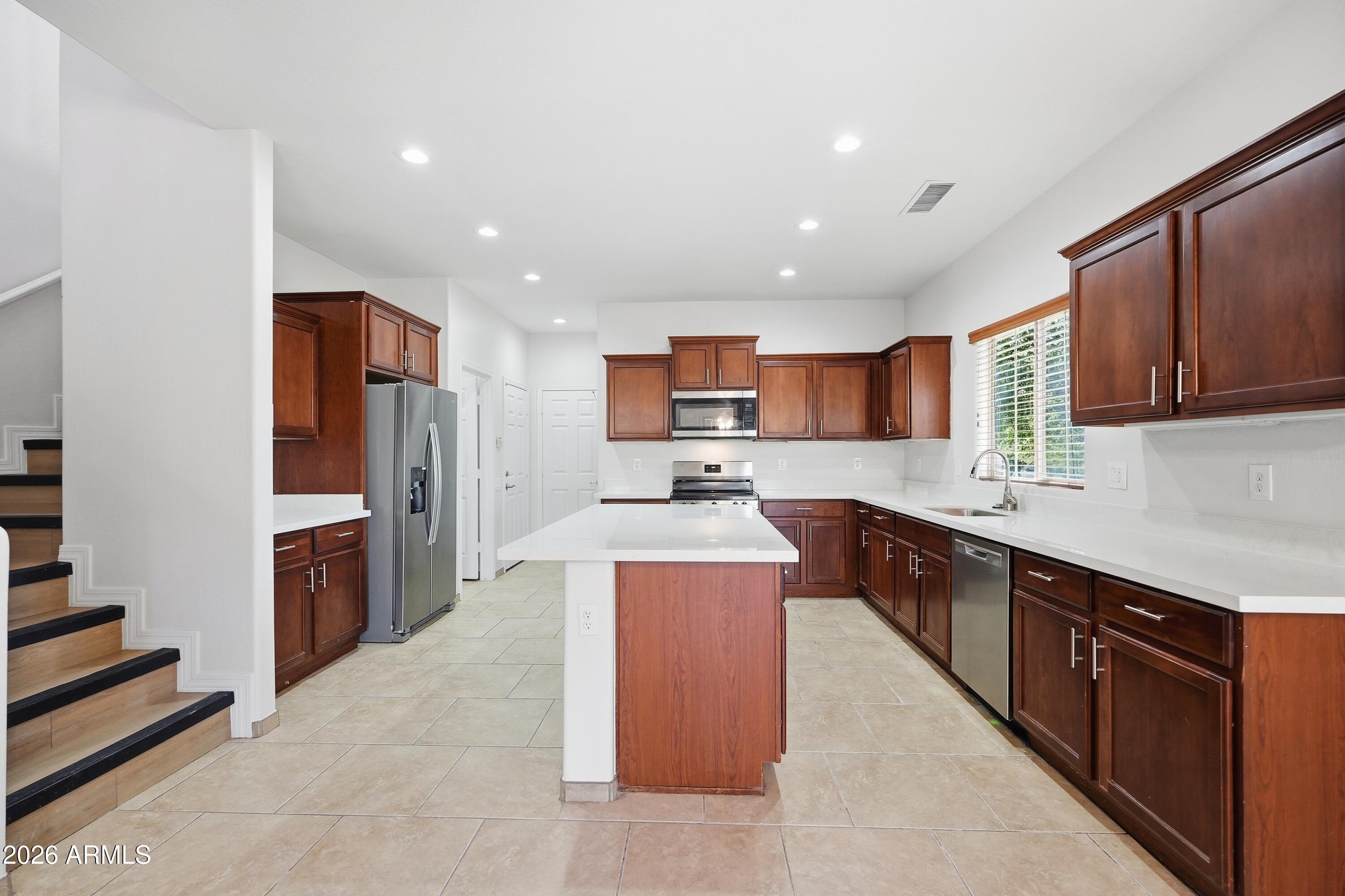 2151 W MONTE CRISTO Avenue