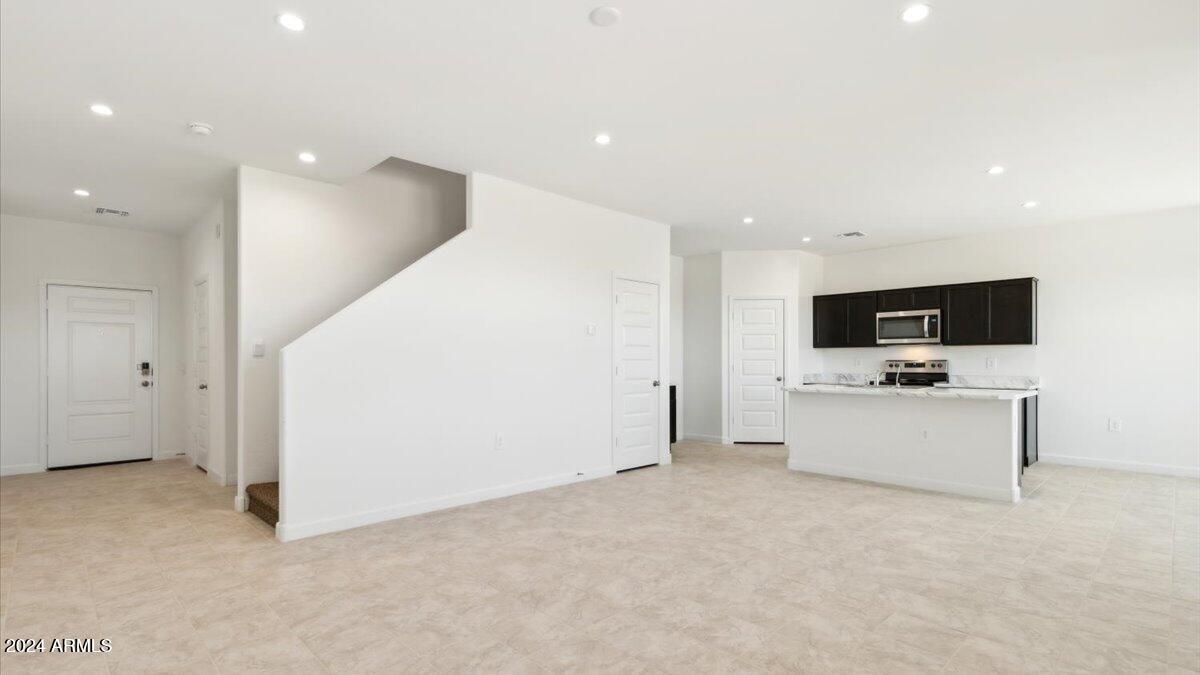 1785 W Solstice Avenue