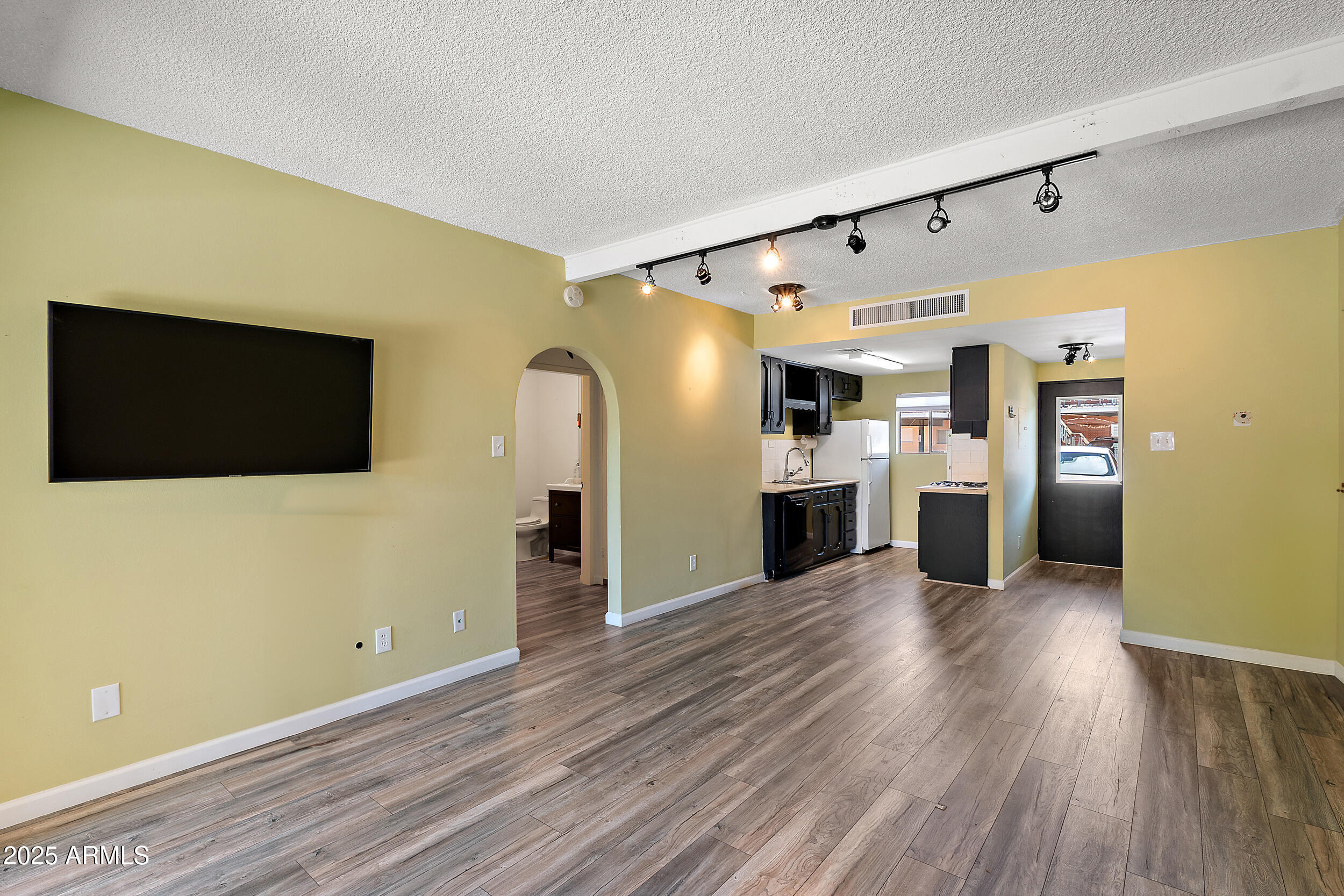 6125 E INDIAN SCHOOL Road 102