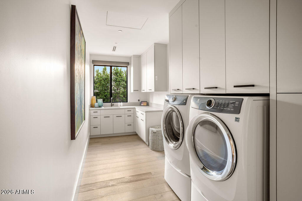 RITZ-CARLTON PARCEL B - Residential