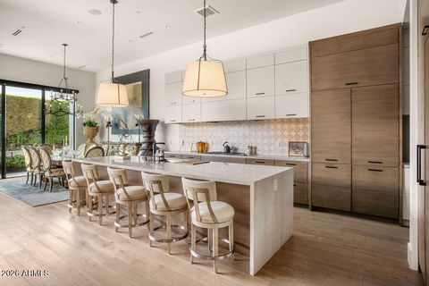 Photo of 6863 E Joshua Tree Lane, Paradise Valley, AZ 85253 (MLS # 6977789)