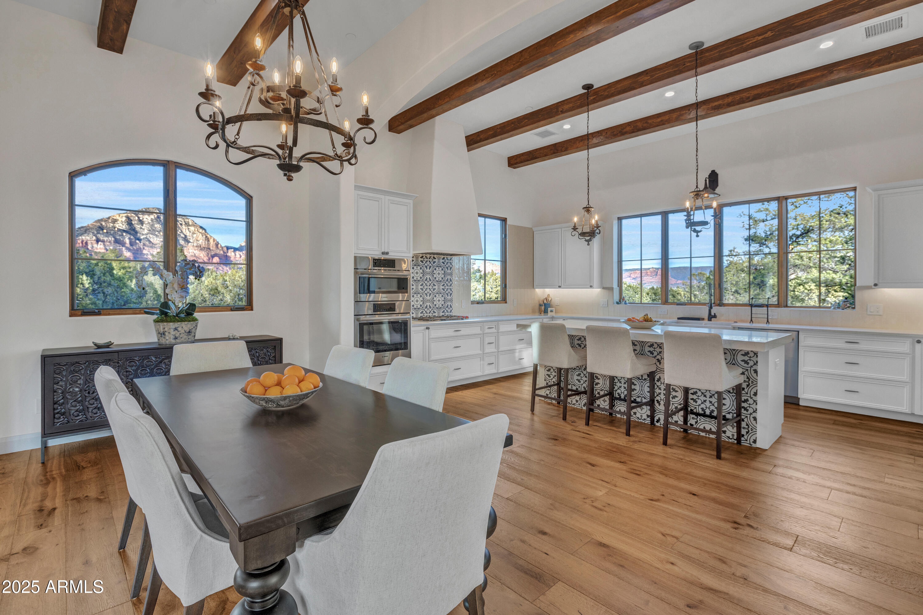 3100 CALLE DEL ARROYO --