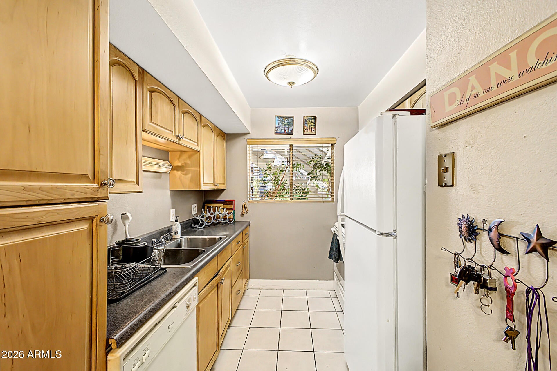 749 E MONTEBELLO Avenue 125