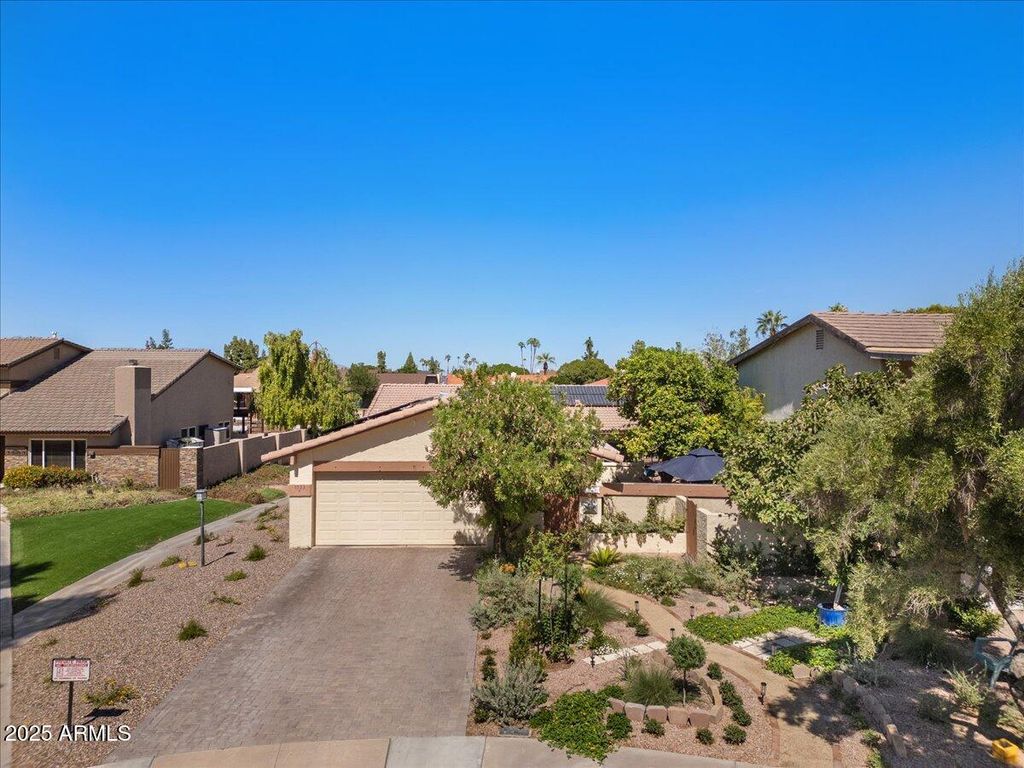 Photo of 5532 S Crows Nest Road, Tempe, AZ 85283 (MLS # 6927781)
