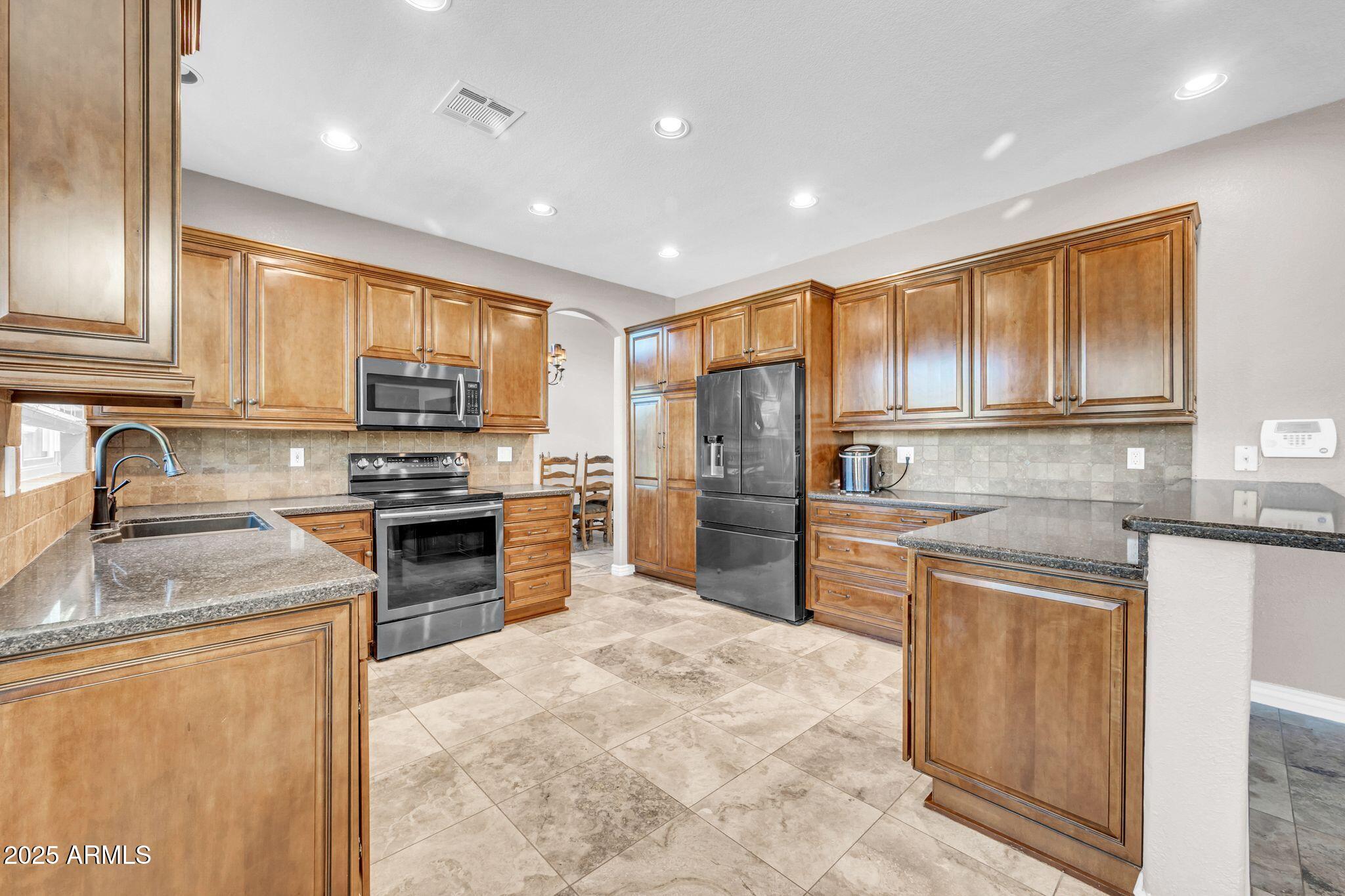 1302 W WINCHESTER Way