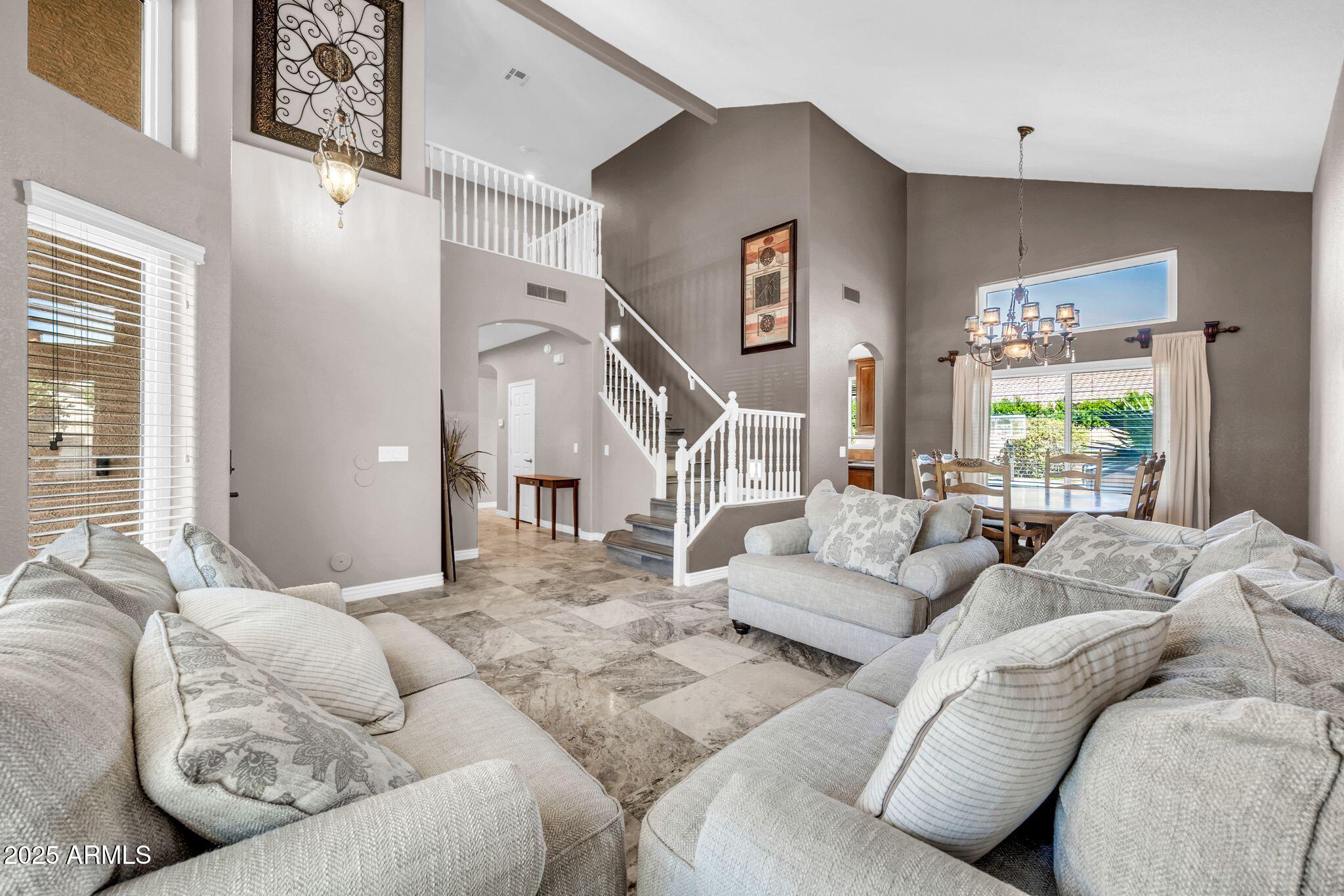 1302 W WINCHESTER Way