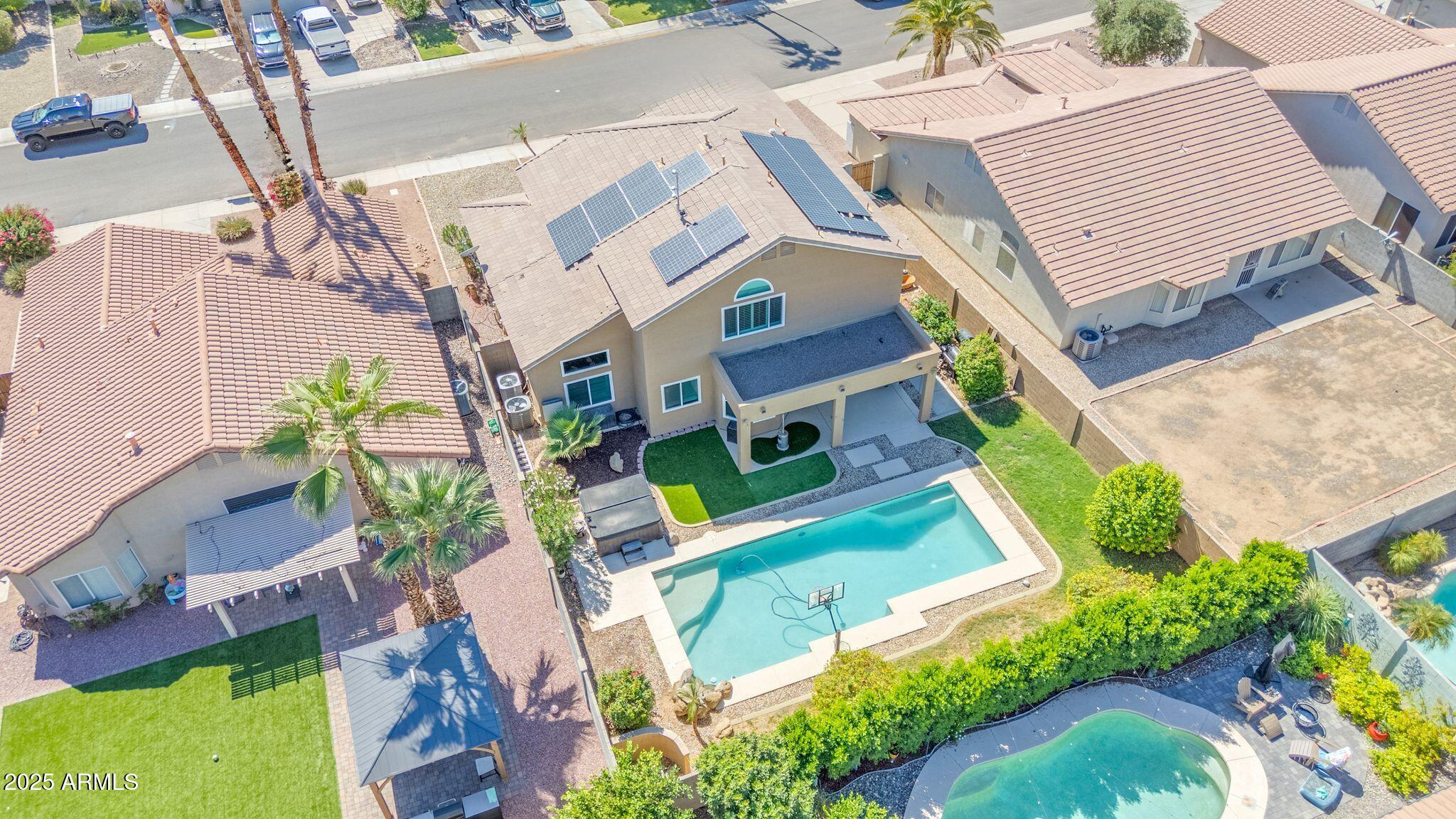 1302 W WINCHESTER Way