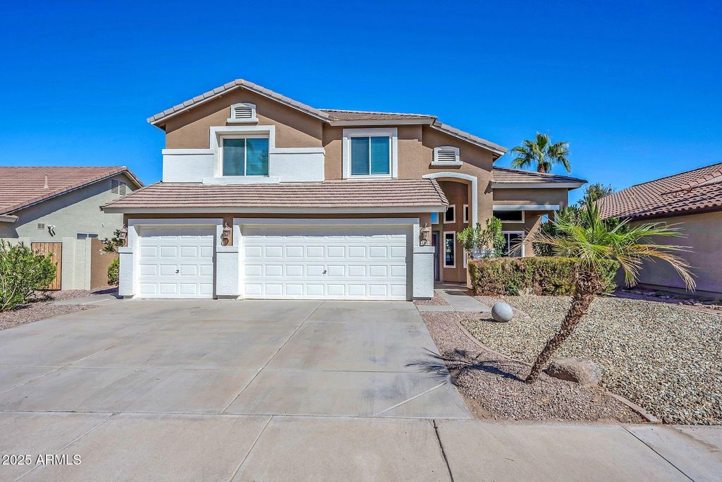 Photo of 1302 W Winchester Way, Chandler, AZ 85286 (MLS # 6930057)