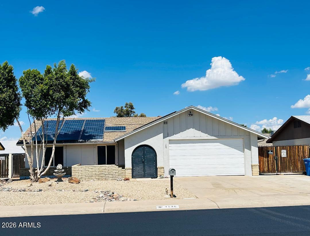 4136 W CORRINE Drive