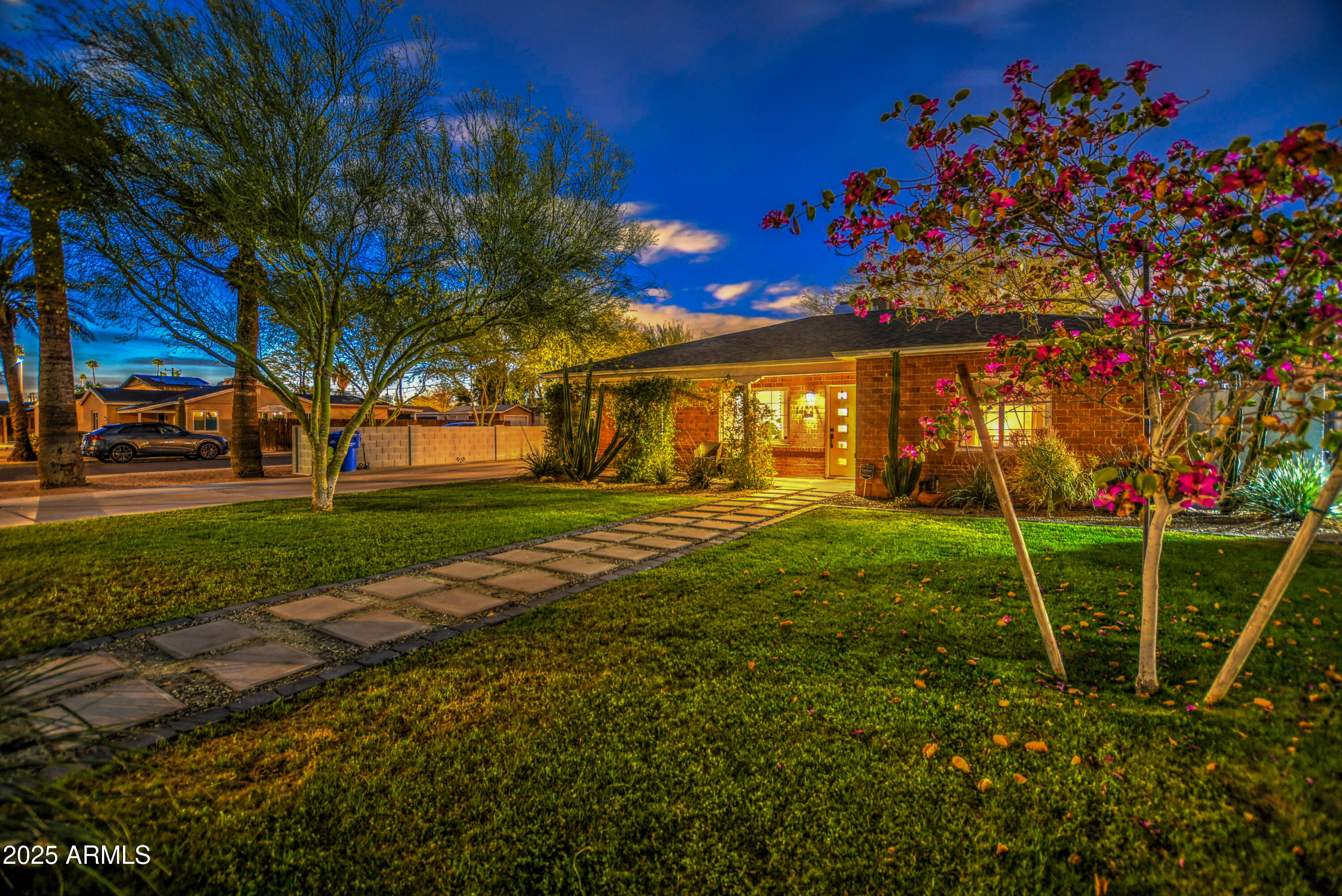 1402 E Granada Road