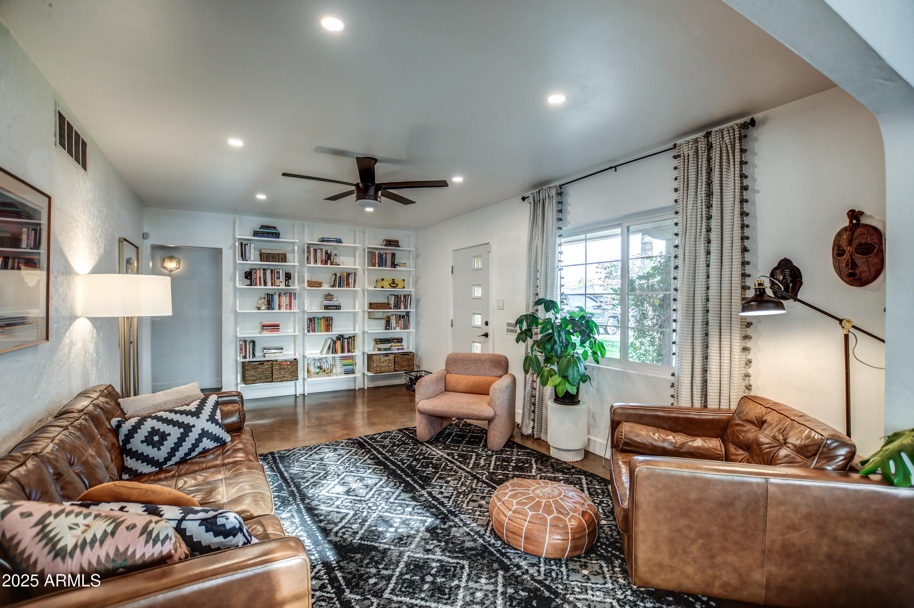 1402 E Granada Road