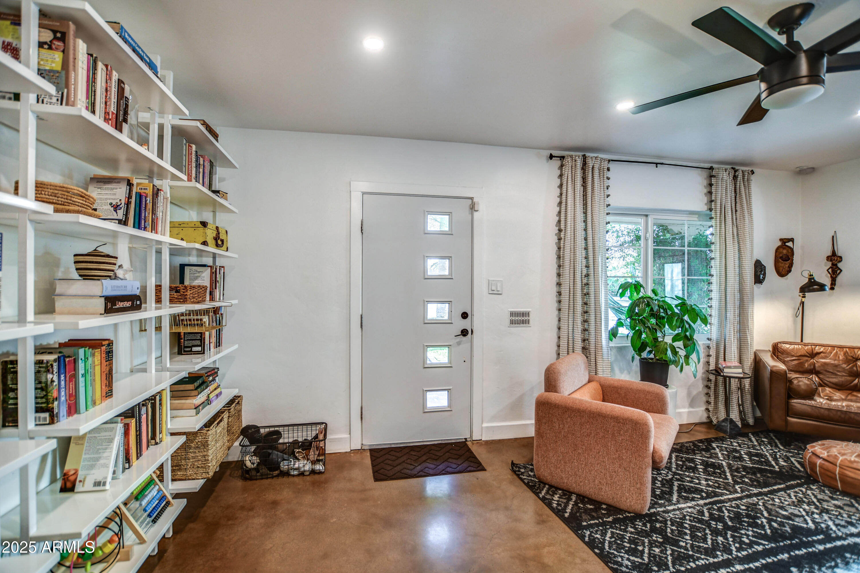 1402 E Granada Road