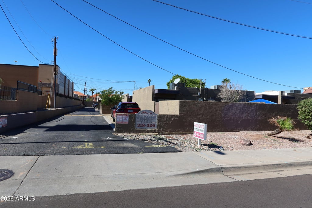 Photo of 320 N 52nd Street, Phoenix, AZ 85008 (MLS # 7094624)