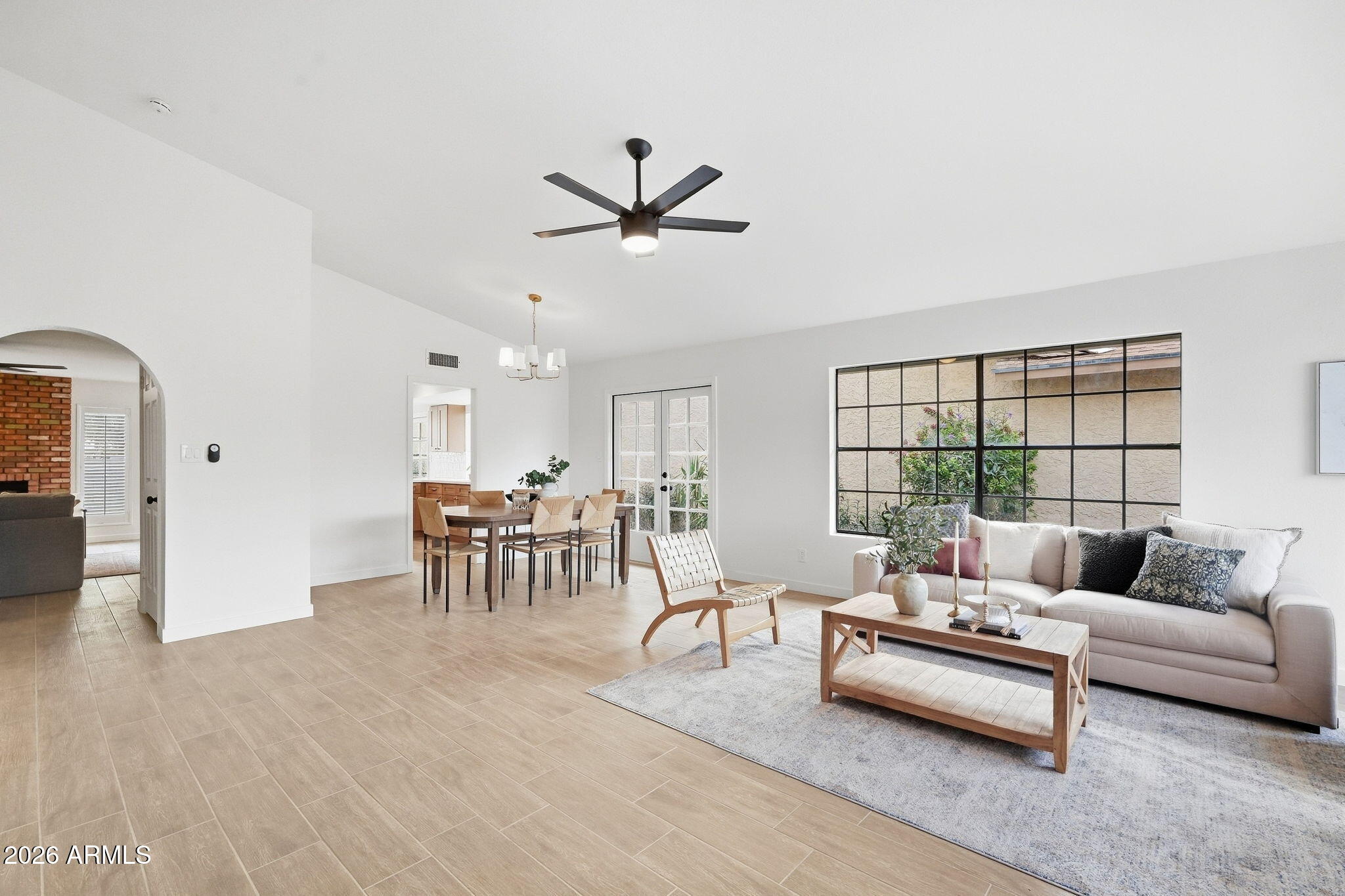 2439 W KIOWA Avenue