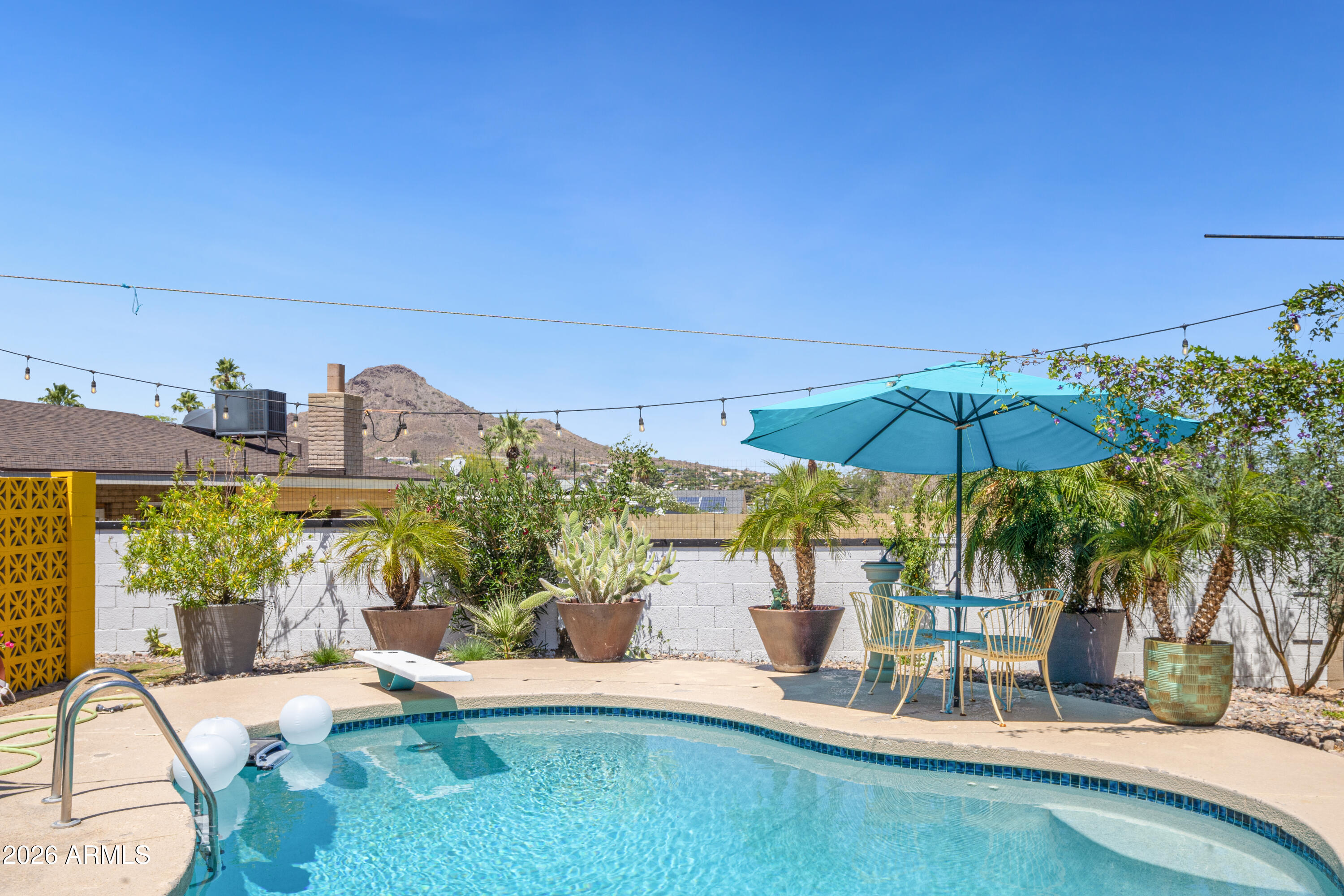 2460 E CLAIRE Drive