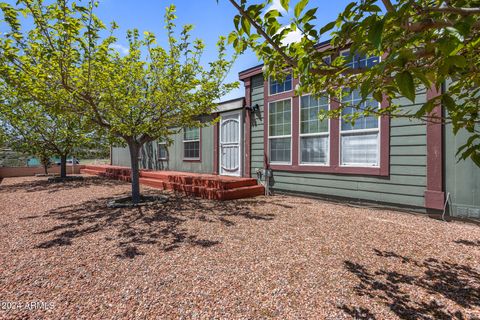 A home in Peeples Valley