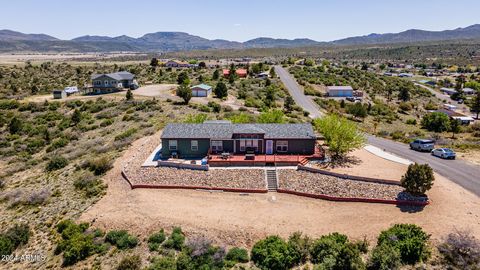 A home in Peeples Valley