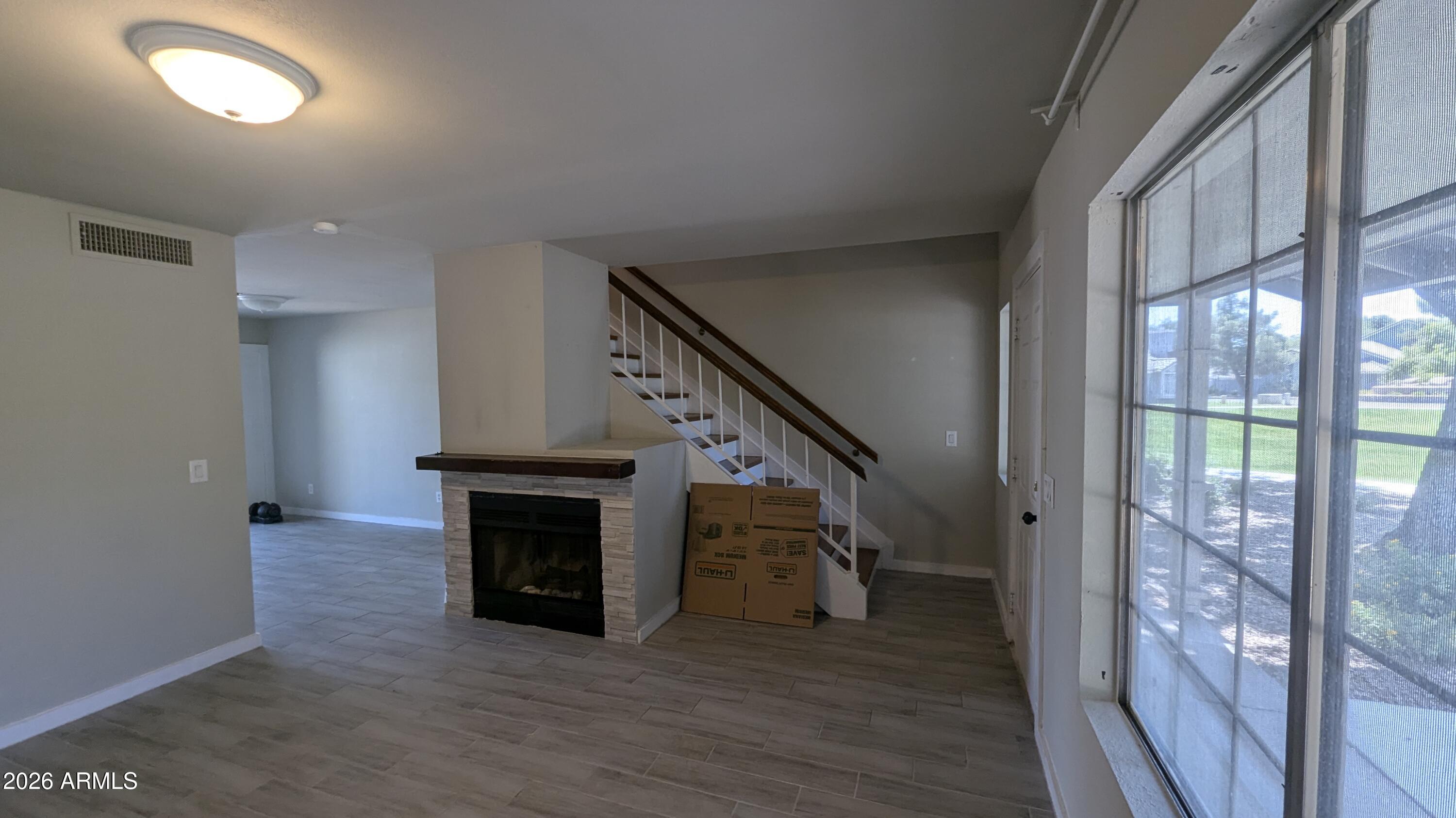 860 N MCQUEEN Road 1073