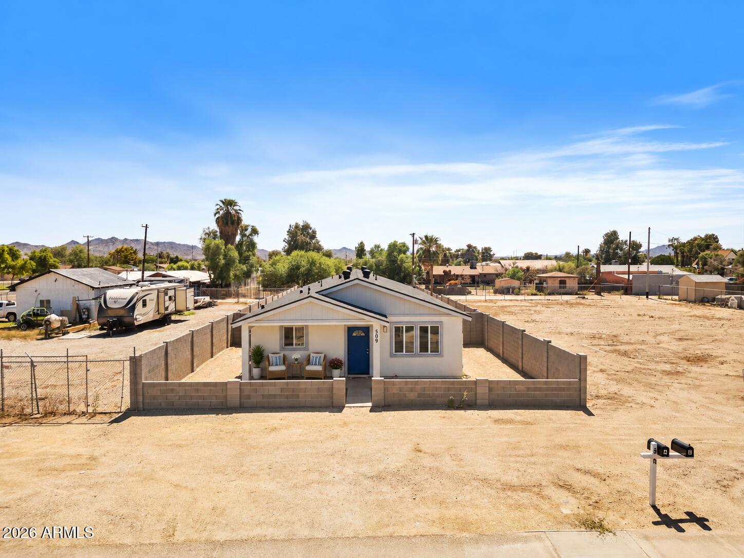 509 E CENTRE Avenue