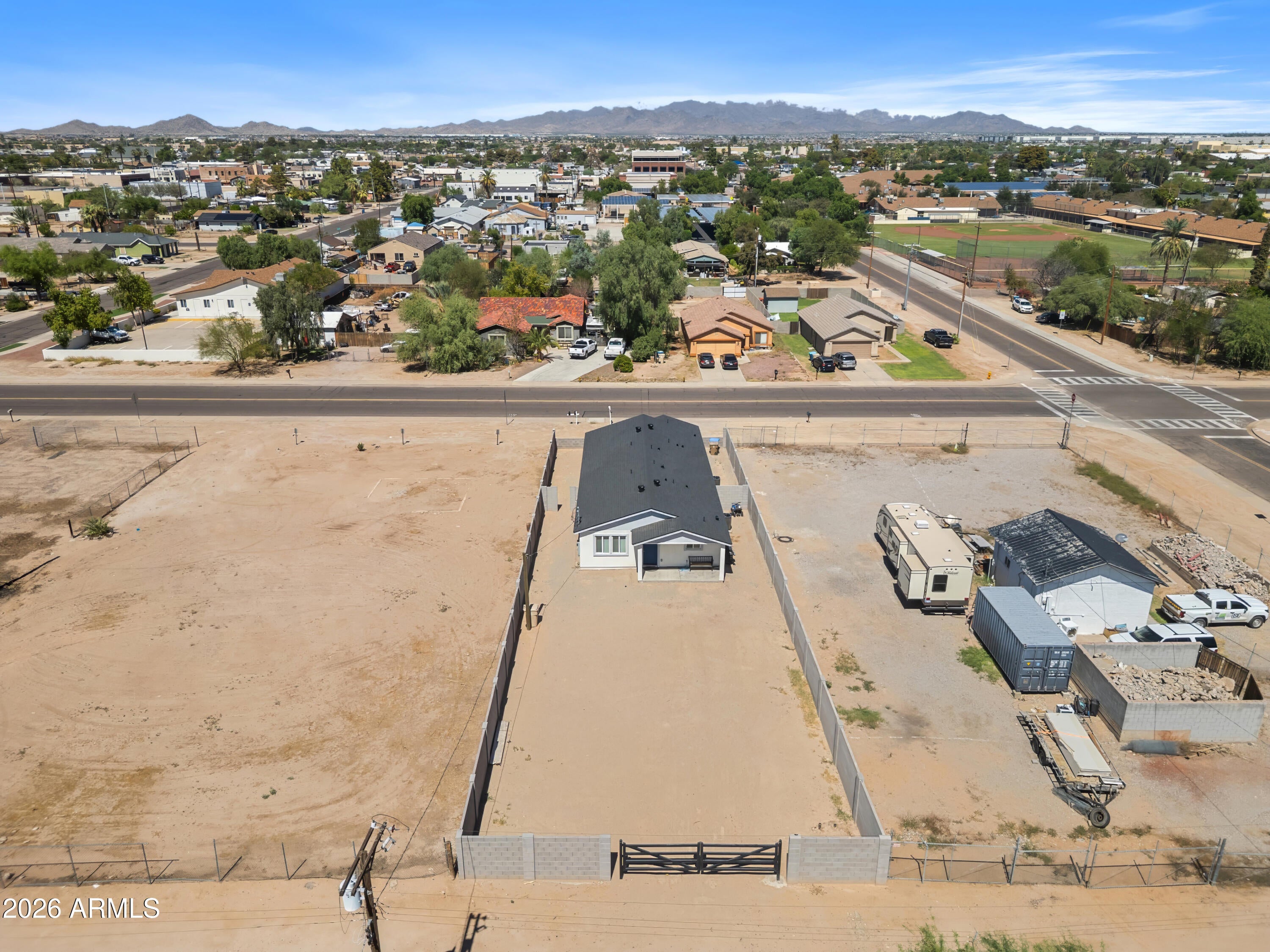 509 E CENTRE Avenue
