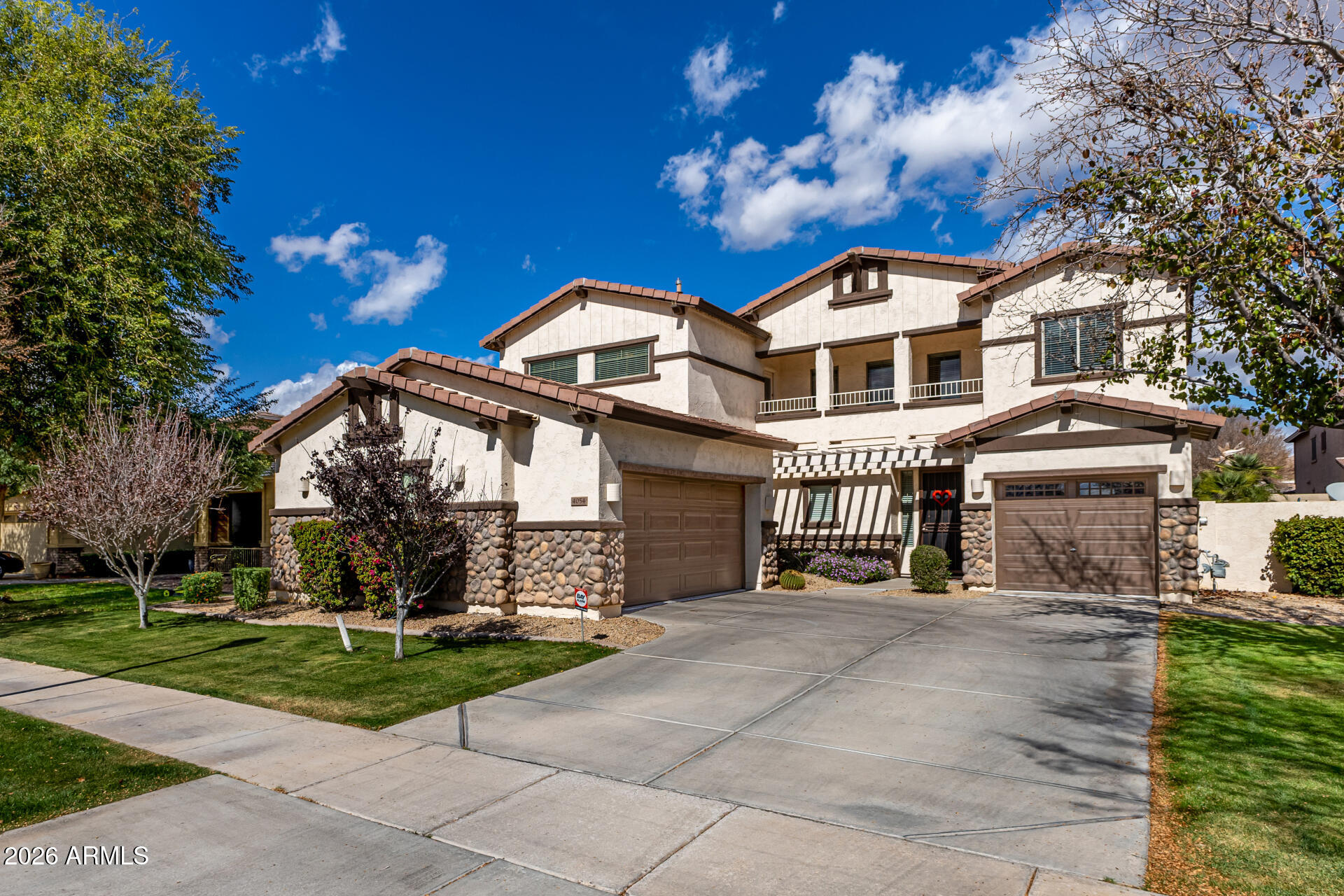 4054 E WASHINGTON Avenue