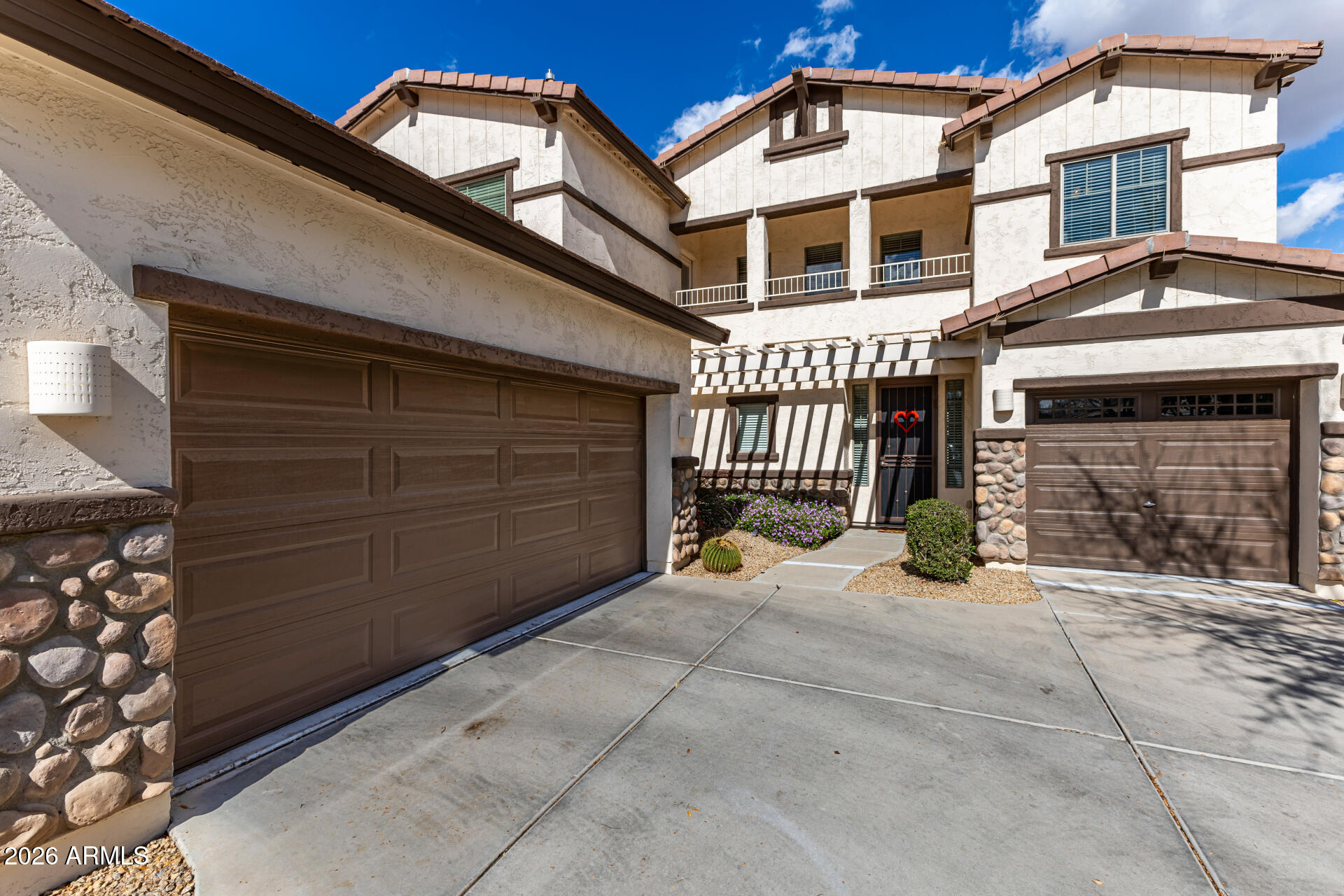 4054 E WASHINGTON Avenue