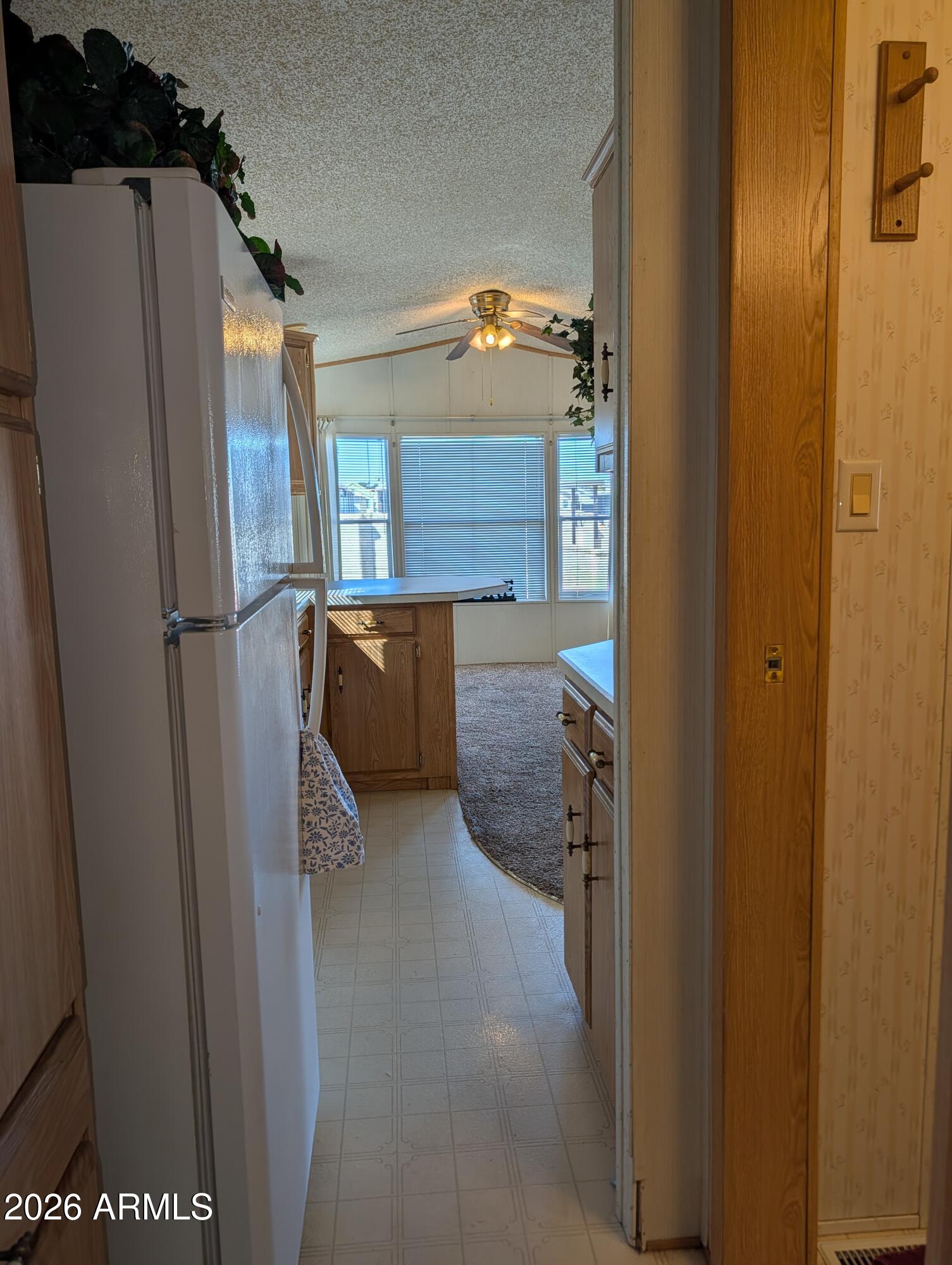 125 E CHOLLA Lane 811