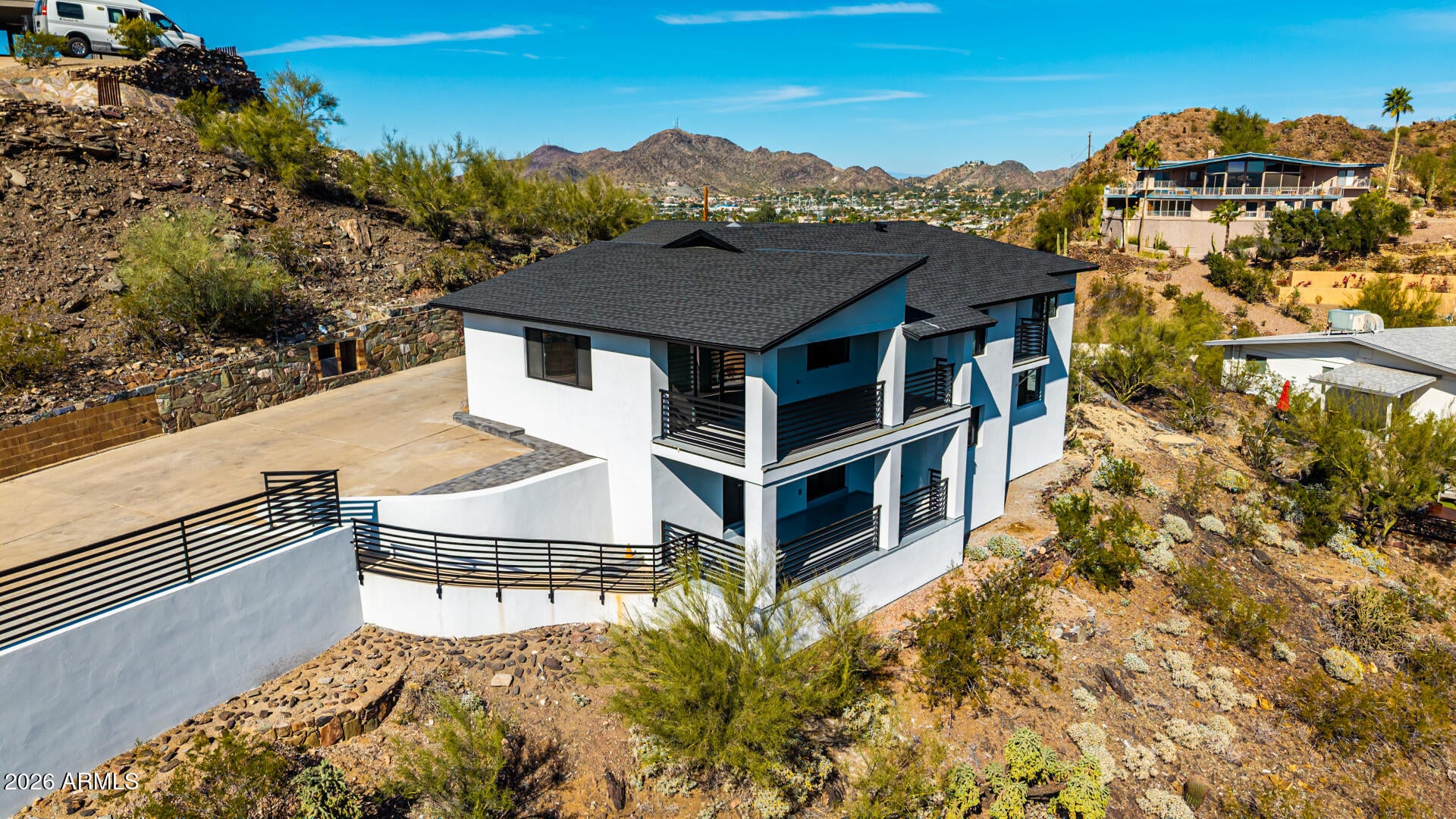 1402 E LAS PALMARITAS Drive