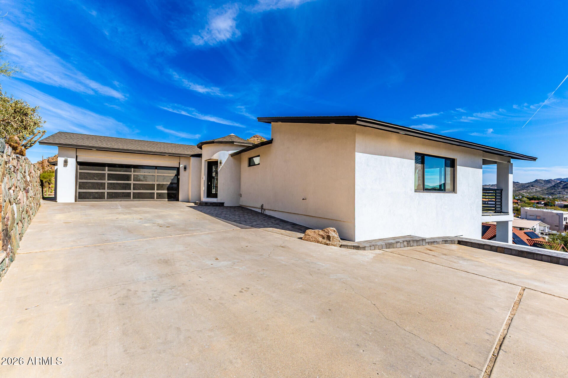 1402 E LAS PALMARITAS Drive