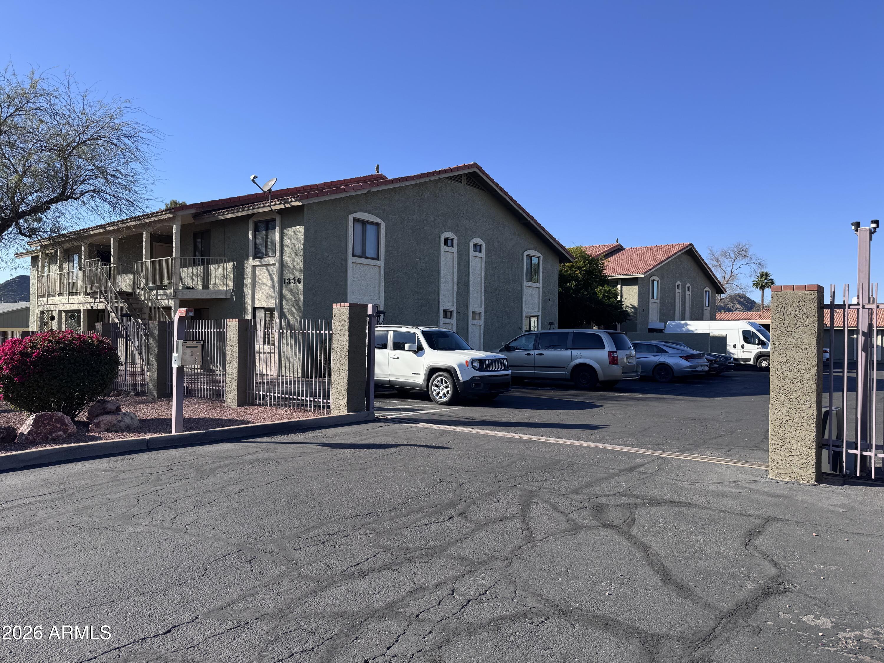 1336 E MOUNTAIN VIEW Road 201