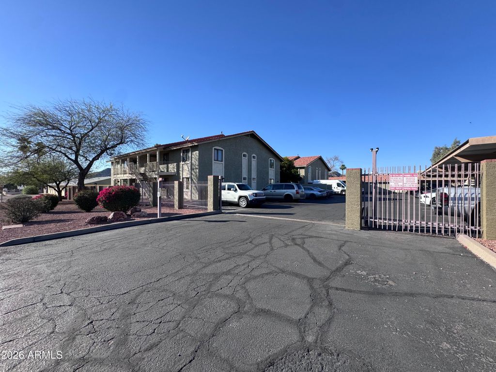 Photo of 1336 E Mountain View Road #201, Phoenix, AZ 85020 (MLS # 6999499)