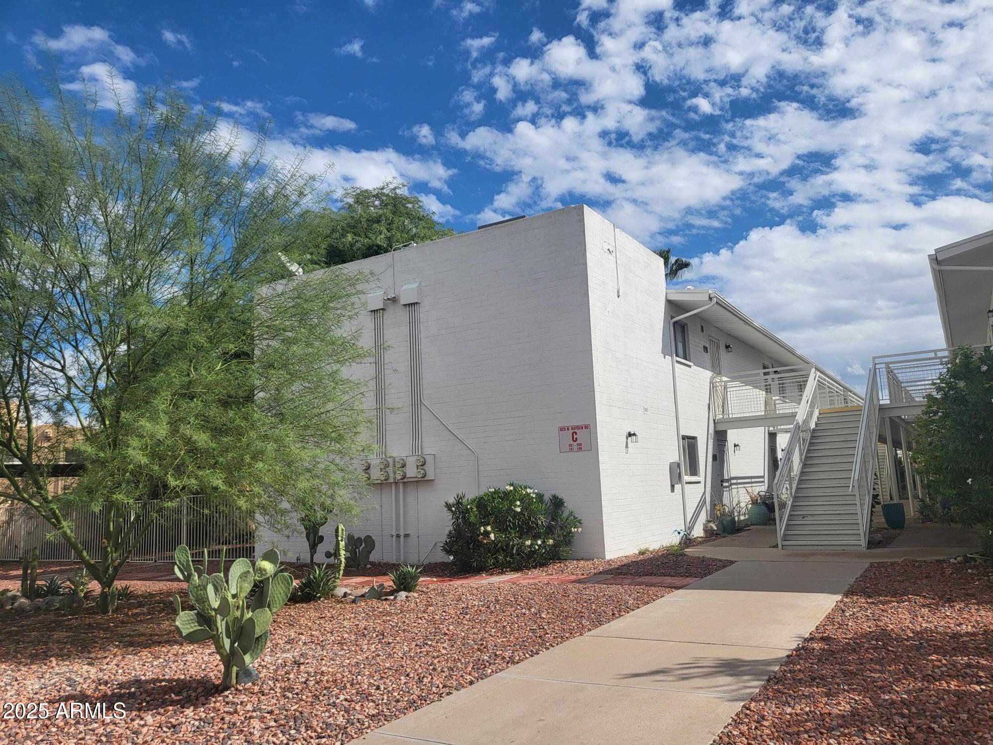 825 N HAYDEN Road C201