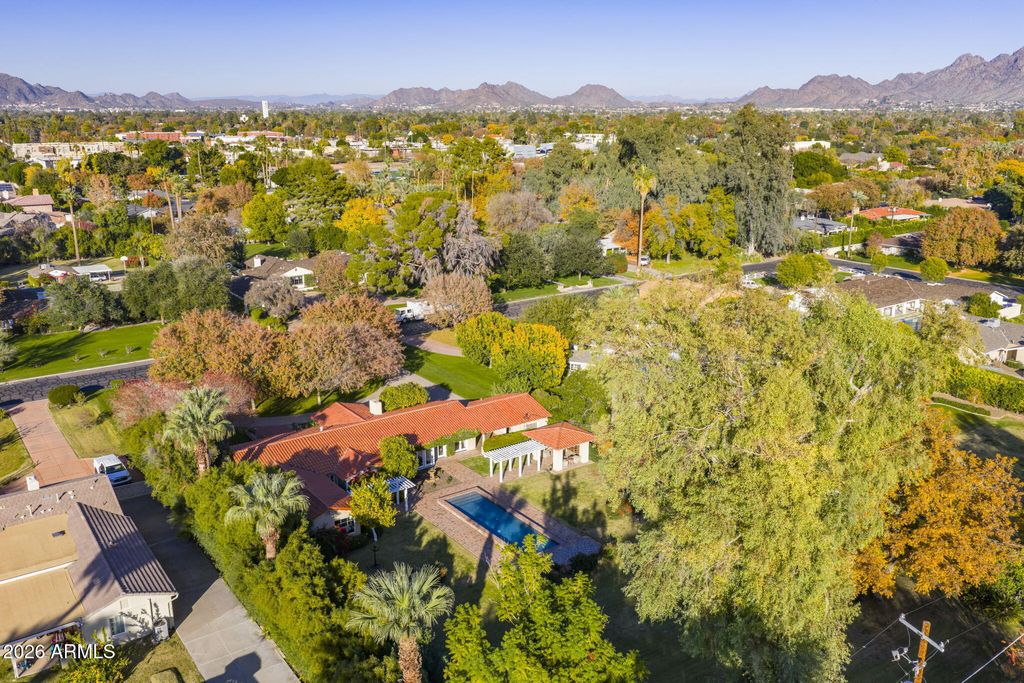 Photo of 333 W Rose Lane, Phoenix, AZ 85013 (MLS # 7031441)