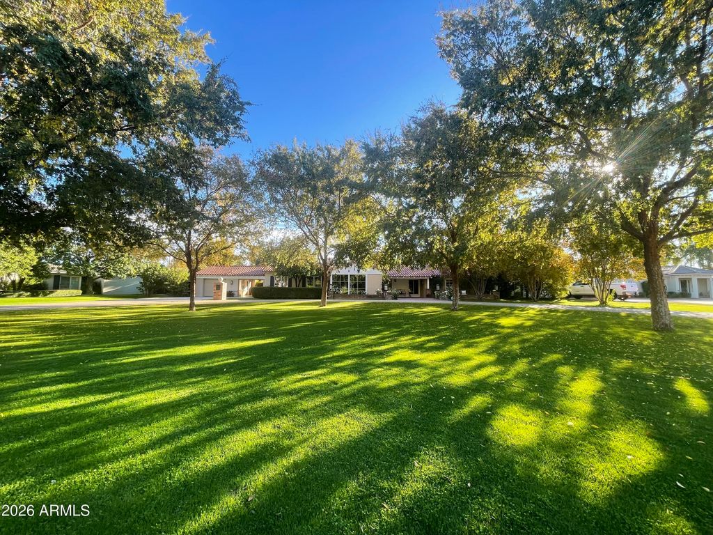 Photo of 333 W Rose Lane, Phoenix, AZ 85013 (MLS # 7031441)