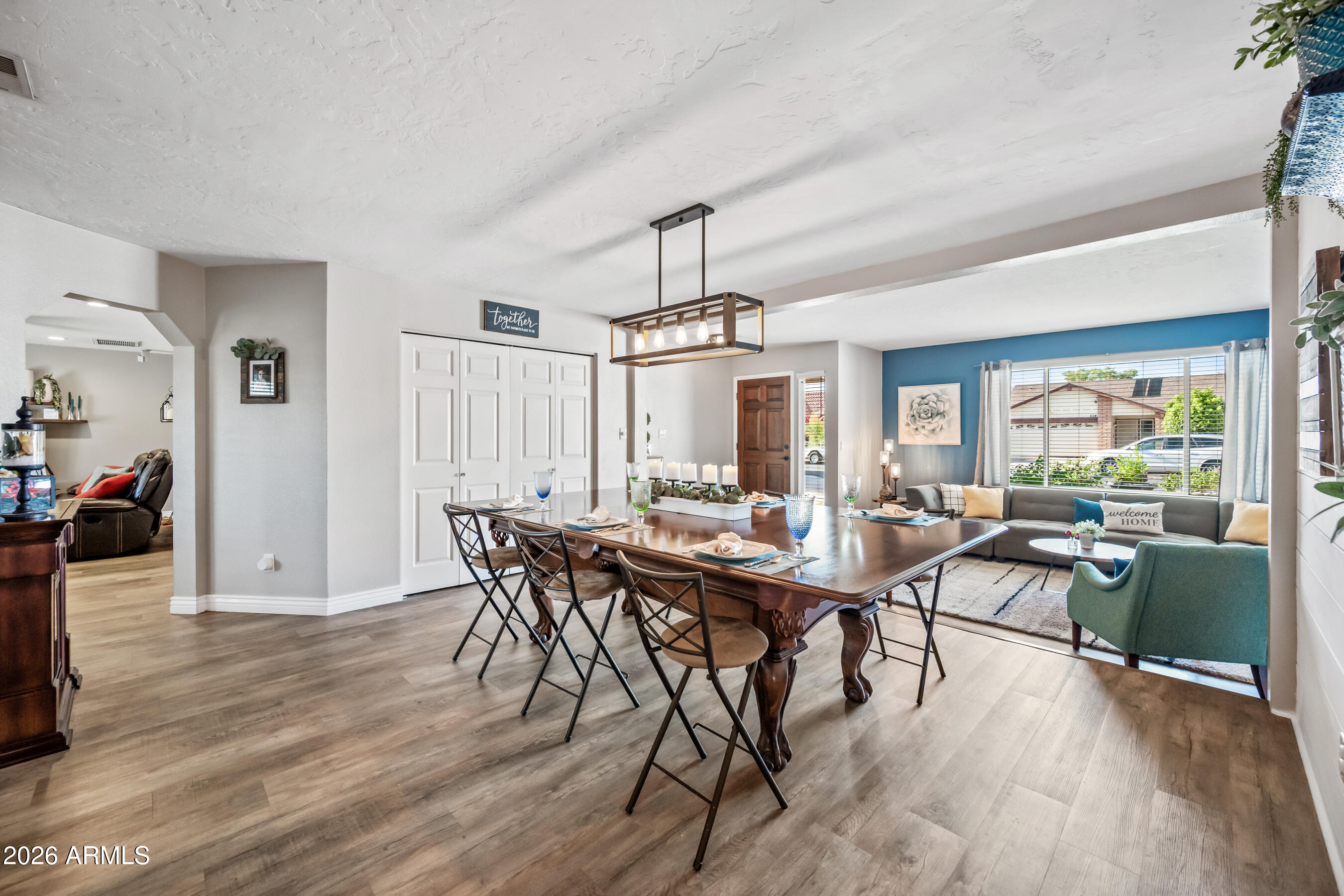 1105 W MESETO Avenue