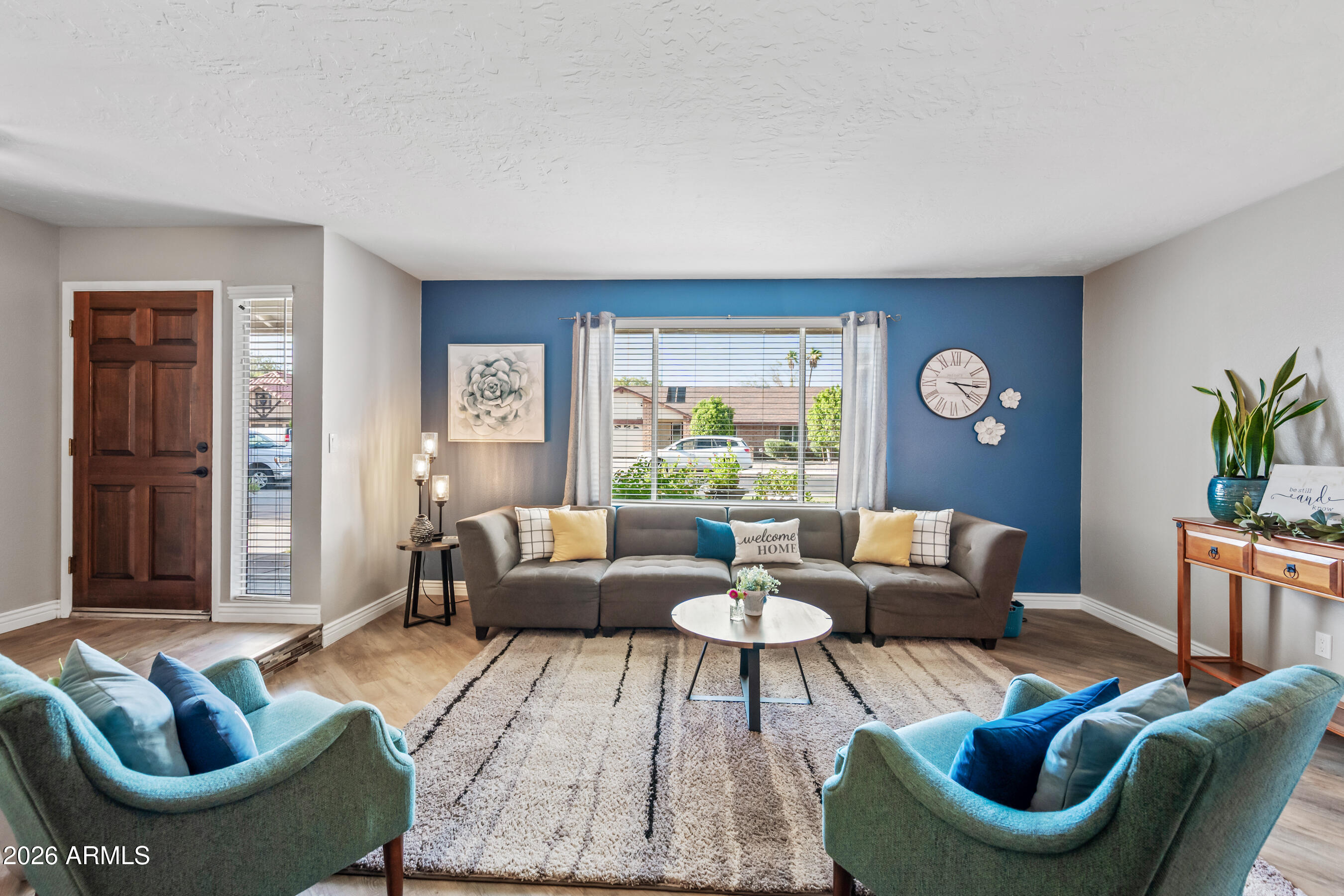 1105 W MESETO Avenue