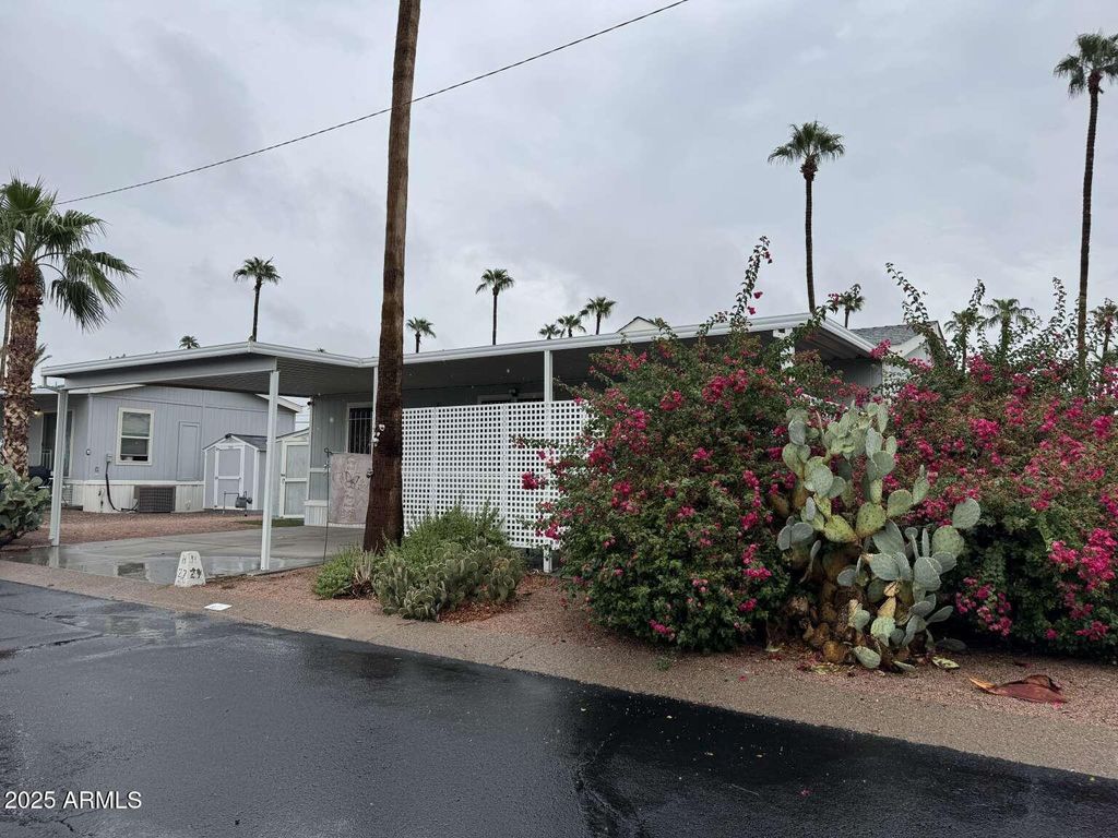 Photo of 7807 E Main Street #H27, Mesa, AZ 85207 (MLS # 6933007)