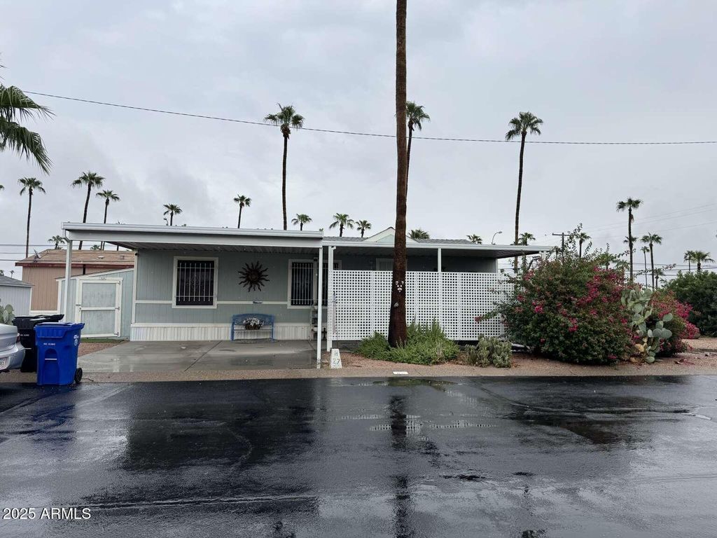 Photo of 7807 E Main Street #H27, Mesa, AZ 85207 (MLS # 6933007)