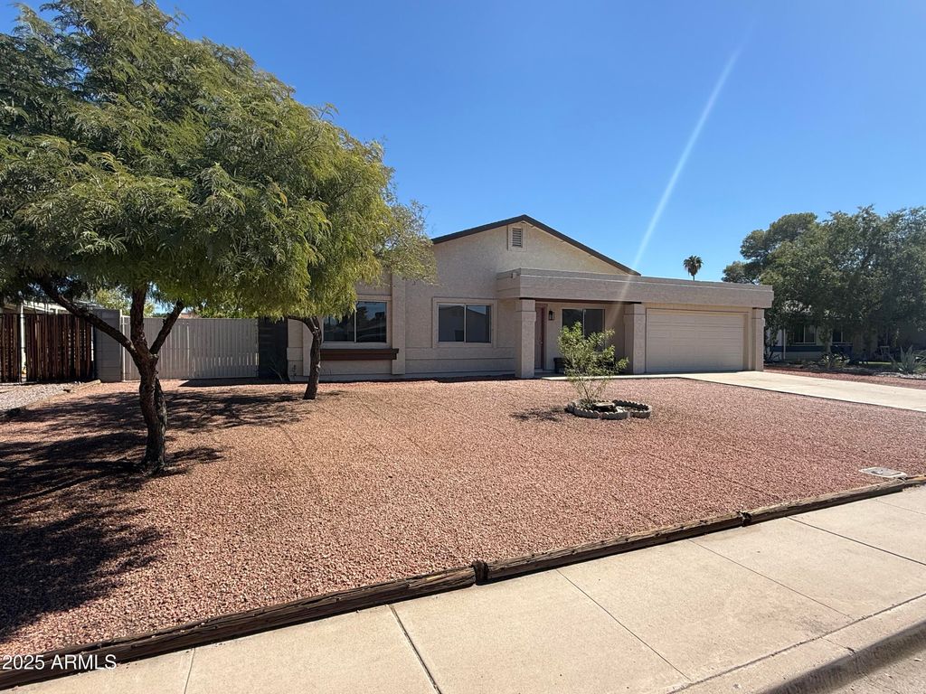 Photo of 813 S Briar Road, Mesa, AZ 85204 (MLS # 6928403)