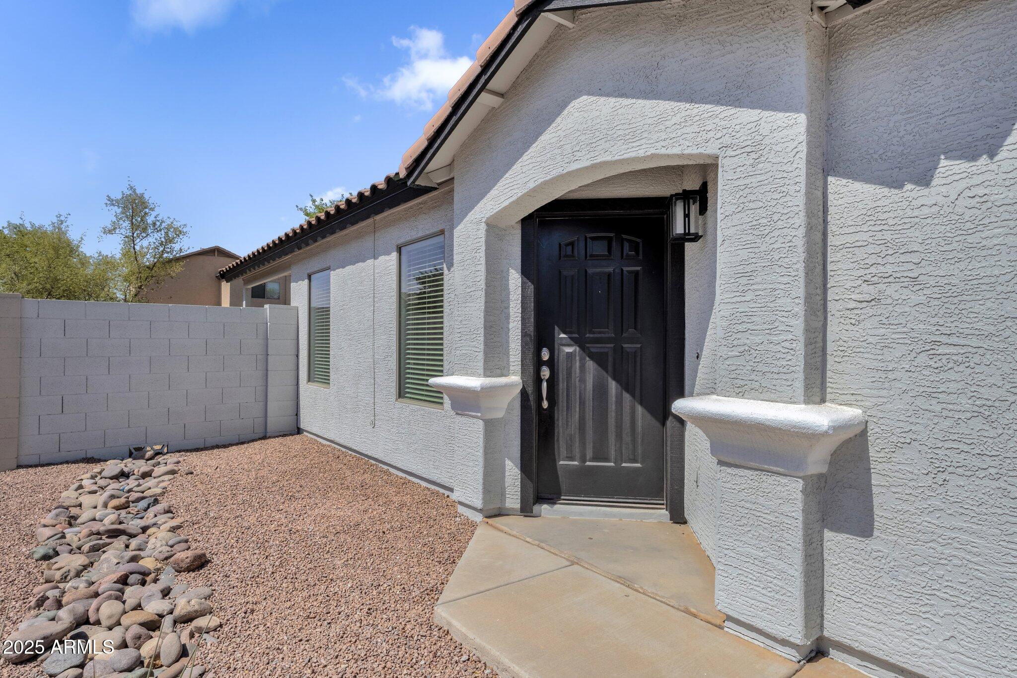 Homes 2 509 E DANIELLA Drive