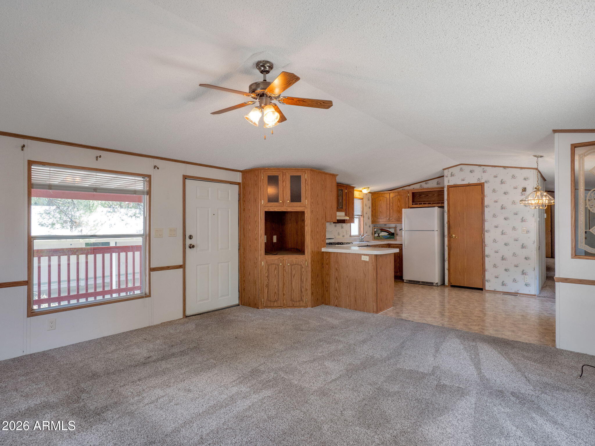 2050 W Hwy 89A -- 24