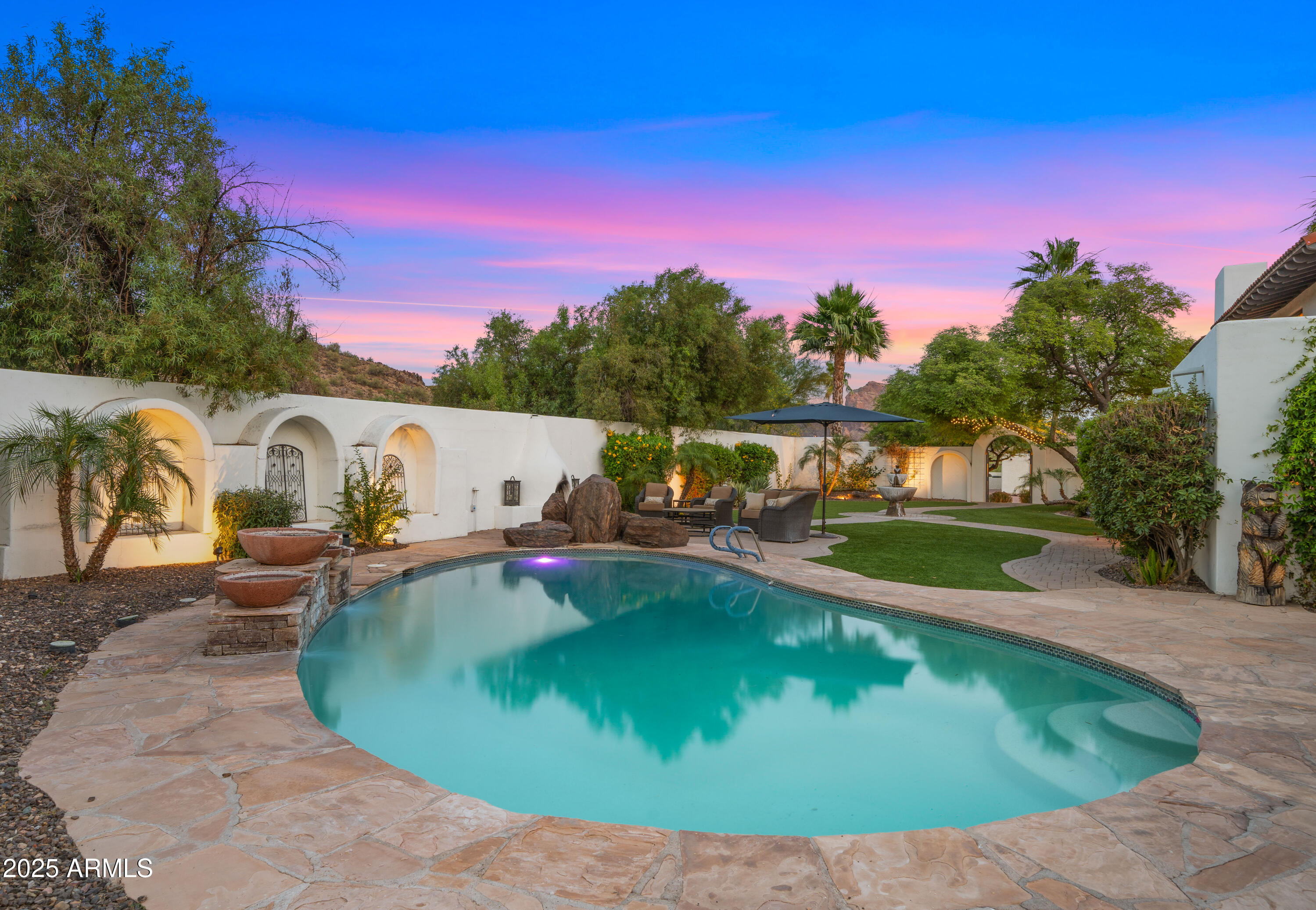 4824 E HUMMINGBIRD Lane