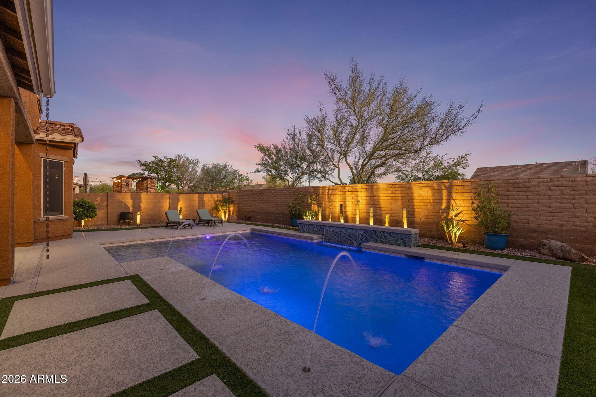 13763 W CREOSOTE Drive