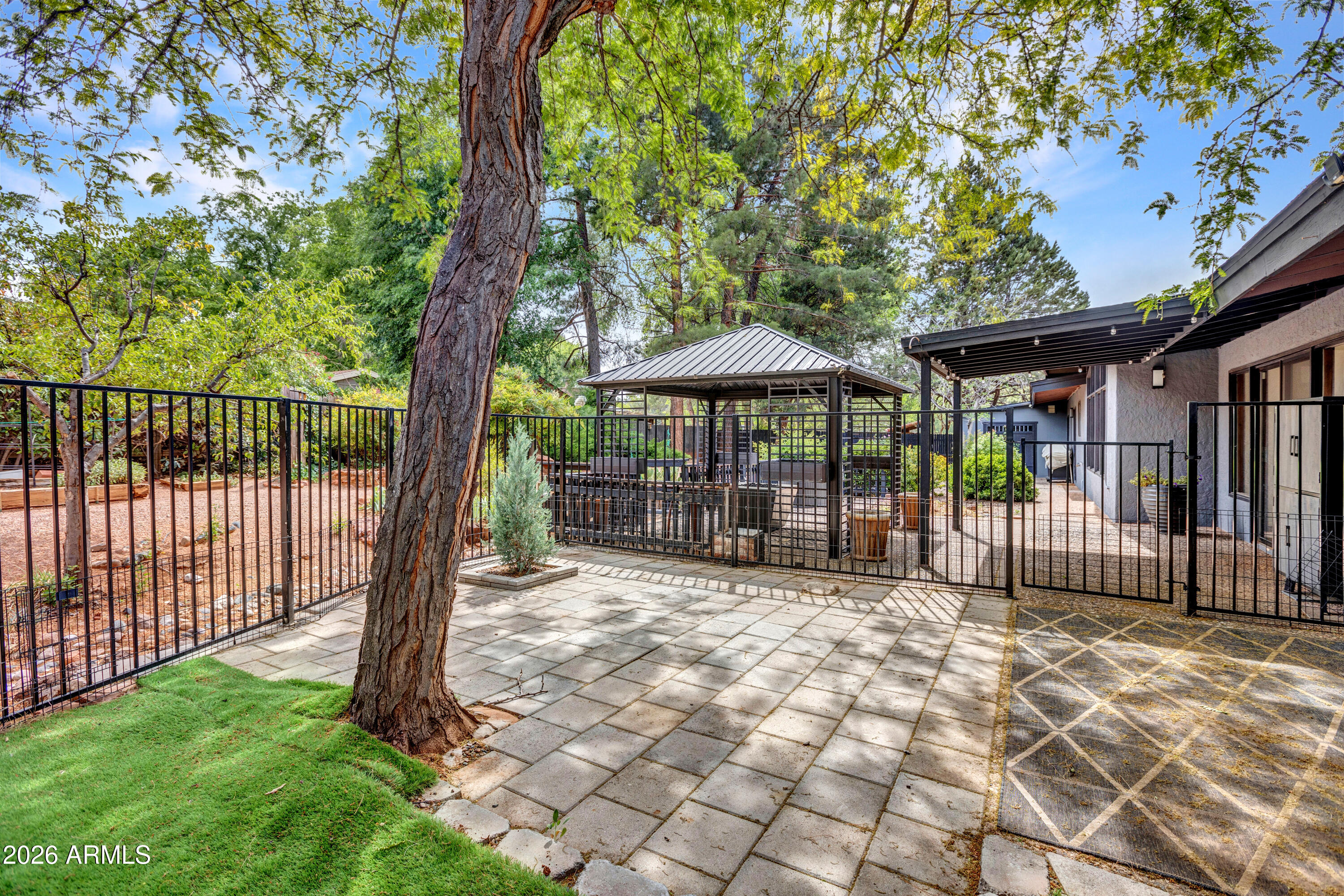 SADDLEROCK HOMES - Residential